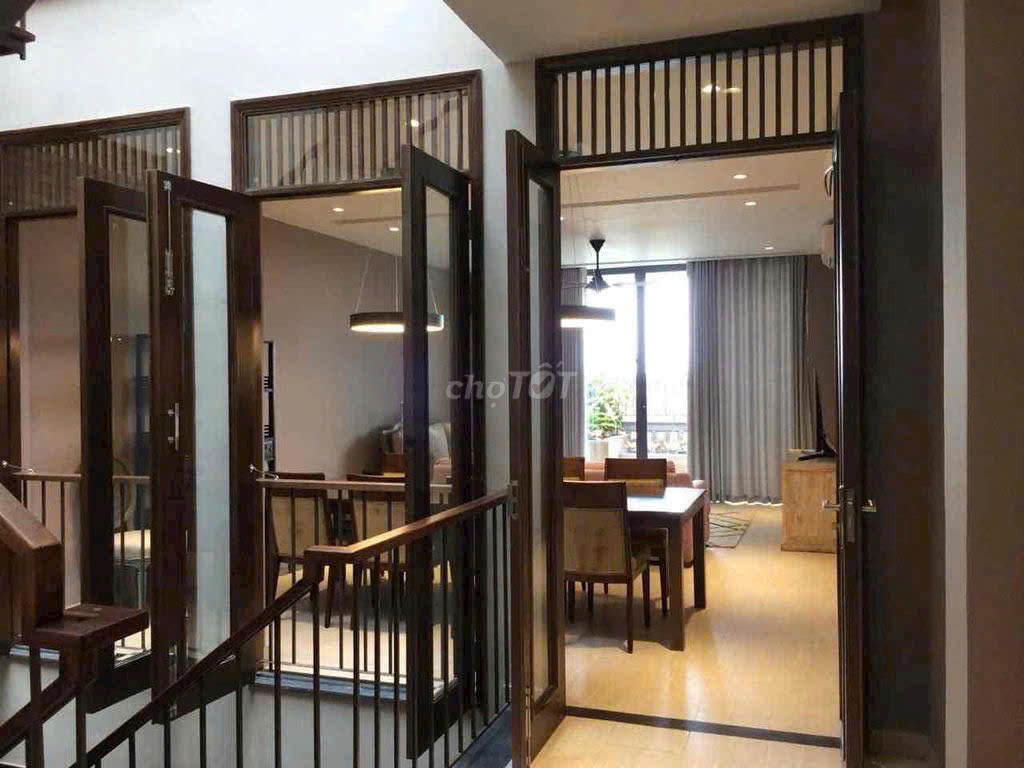 Hình ảnh của Nguyên Căn 3 Lầu Mặt Tiền Đường Hoàng Quốc Việt, Phú Mỹ.