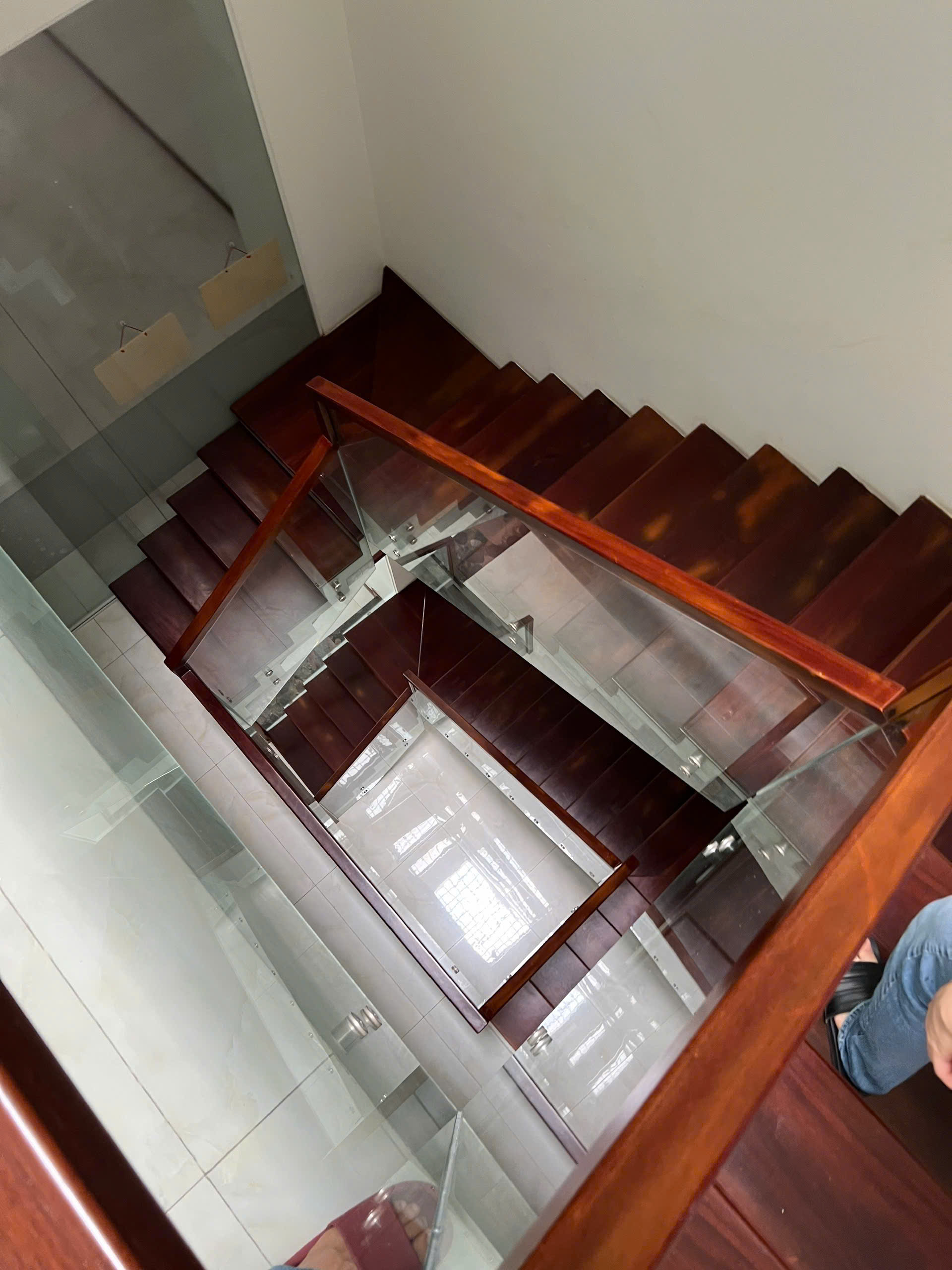 Hình ảnh của Nhà Đẹp Quận 7 Đường 65 Tân Kiểng 4 Phòng Ngủ Vừa Ở Vừa Kinh Doanh