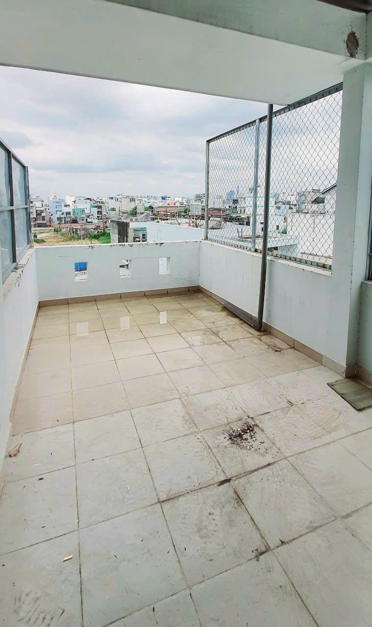 Hình ảnh của Nhà Mới 3 Lầu Tại Bùi Văn Ba Gần Kcx