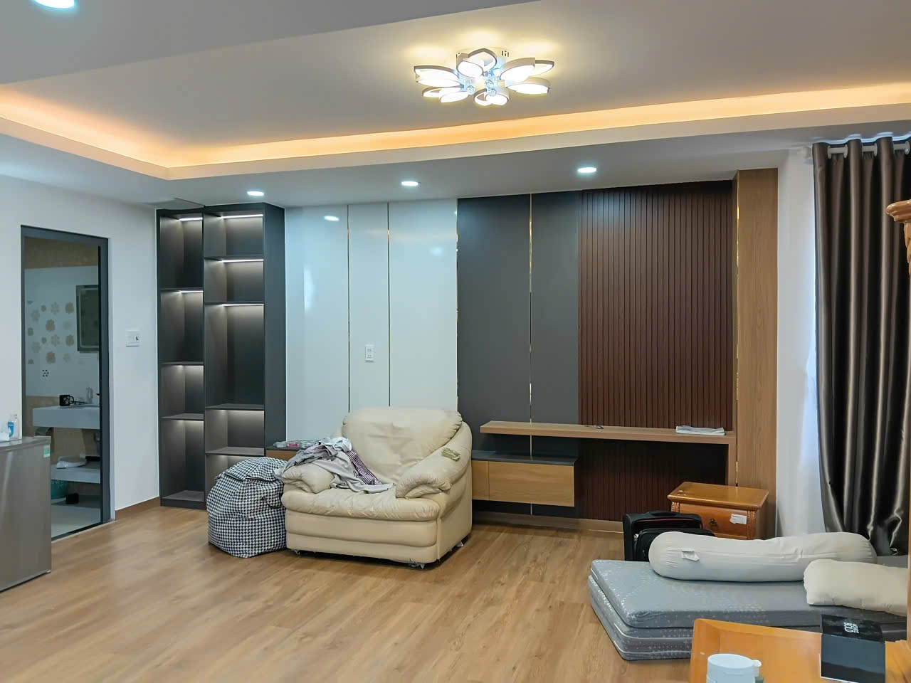 Hình ảnh của Bán Nhà Biệt Thự Khu Nam Long, Trần Trọng Cung, Q7, 3 Lầu, Giá Tốt