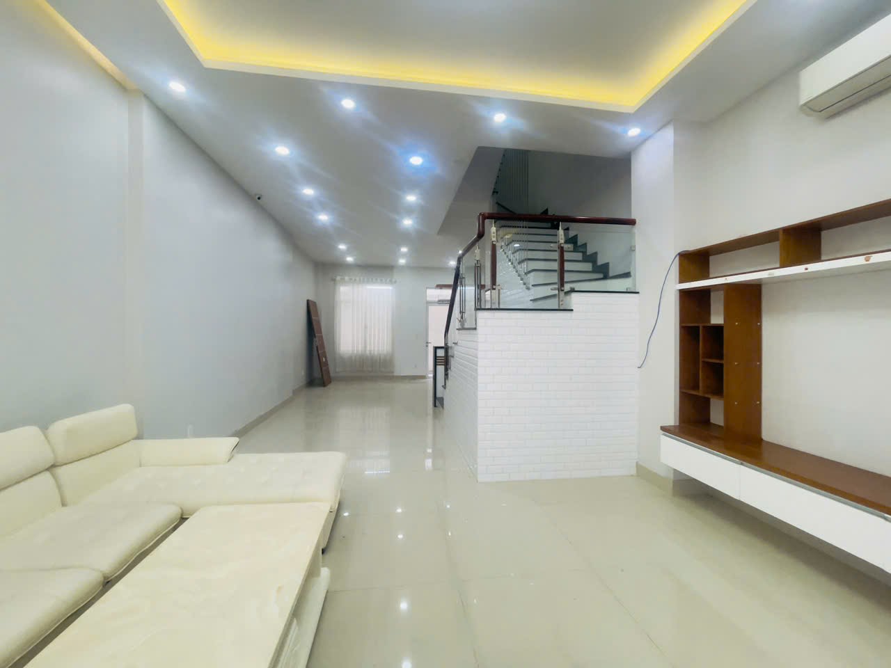 Hình ảnh của Nhà Phố 3 Lầu Tại  Jamona Golkden Silk