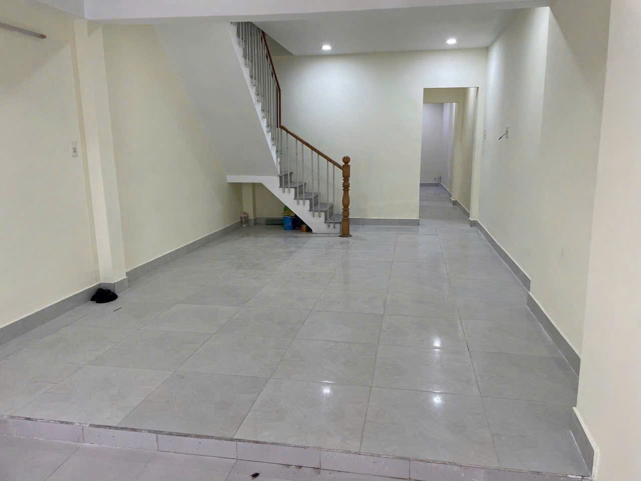 Hình ảnh của Nhà Nguyên Căn 1 Lầu Đường Số Lâm Văn Bền Gần Trường Nguyễn Thị Đinh