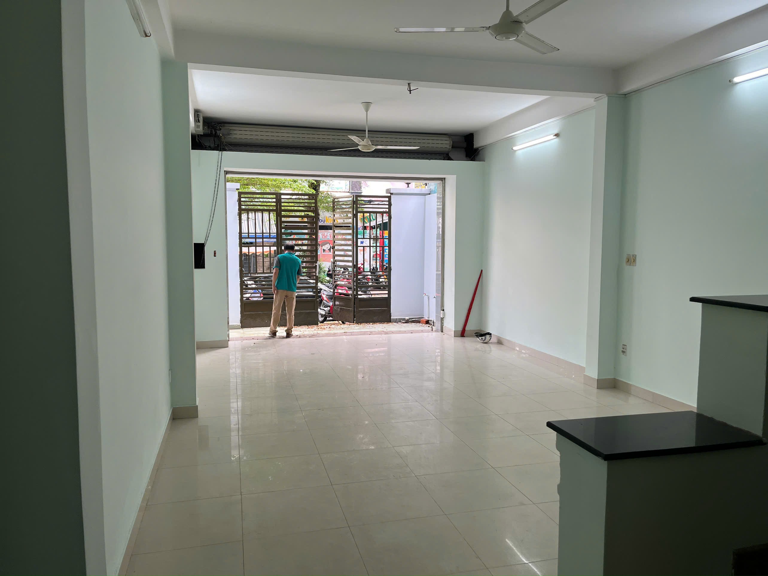 Hình ảnh của Mặt Tiền Võ Thị Nhờ Cần Cho Thuê Gấp Nguyên Căn 3 Lầu