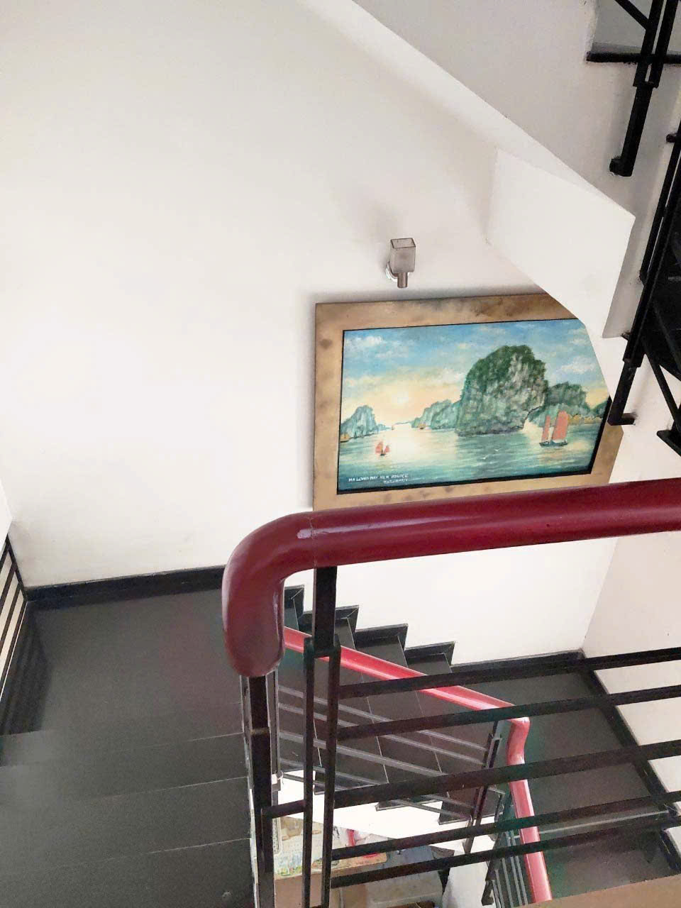 Hình ảnh của Bán Gấp Nhà Phố Hoàng Quốc Việt, Gara Ô Tô, 3 Tầng Chỉ 13 Tỷ