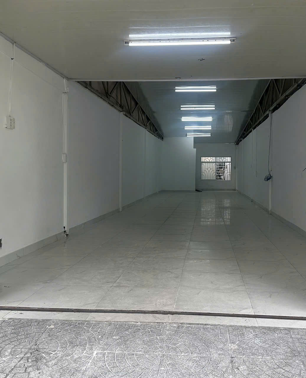 Hình ảnh của Mặt Bằng Cấp 4 Mới Xây Trống Suốt  Ngay Chợ Tân Mỹ.