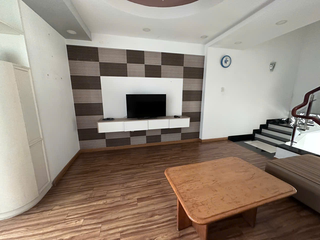 Hình ảnh của Nhà Cho Thuê 3 Lầu Full Nội Thất Tại Đường Số Tân Quy