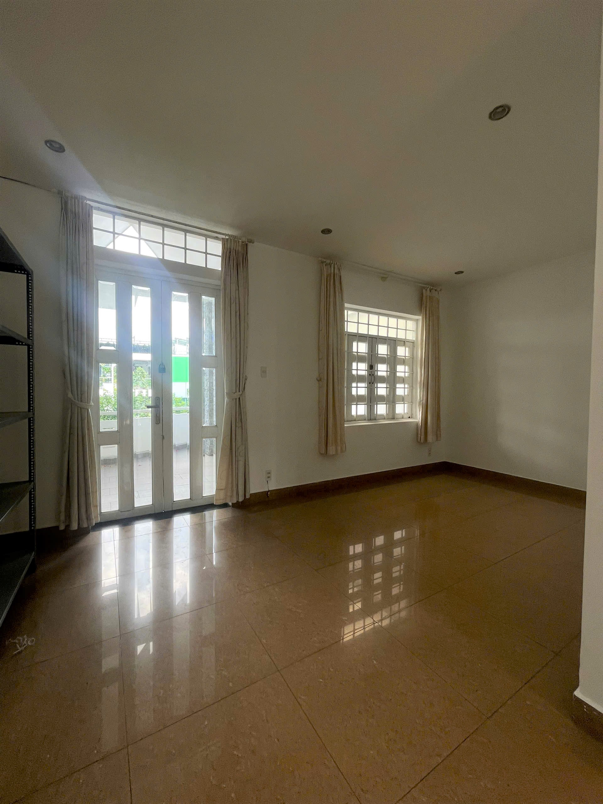 Hình ảnh của Chính Chủ Chuyển Nhà Cho Thuê Lại Nguyên Căn Mặt Tiền Đường Lớn Quận 7