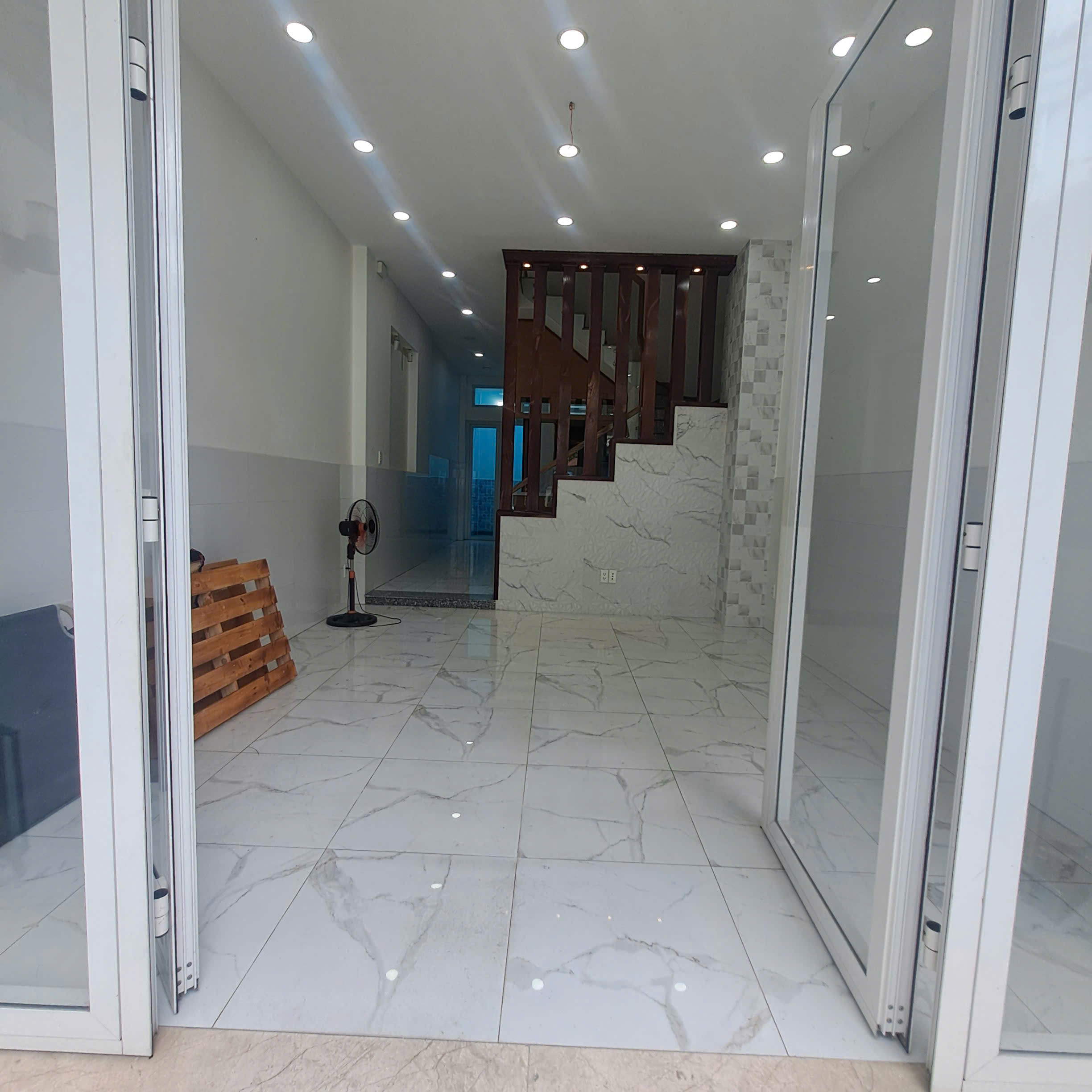 Hình ảnh của Nhà Nguyên Căn Cạnh Nguyễn Thị Thập Gần Lotermart