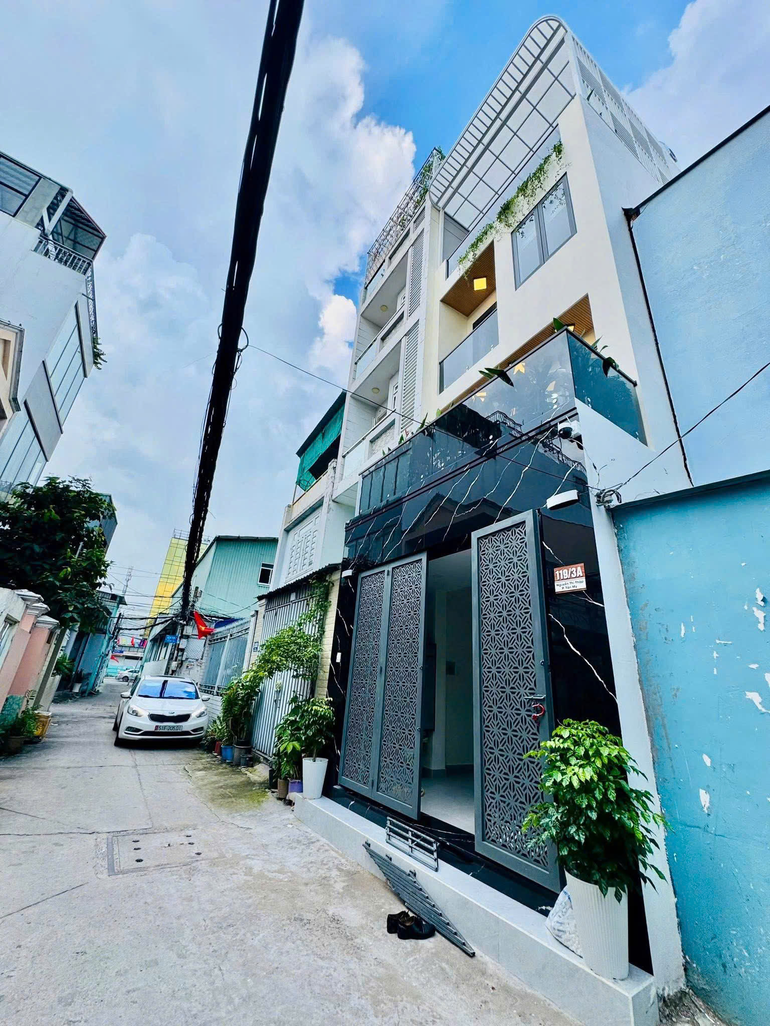 Hình ảnh của Bán Nhà Mặt Tiền Hẻm Nguyễn Thị Thập, Quận 7 – Vị Trí Vàng, Nội Thất Cao Cấp