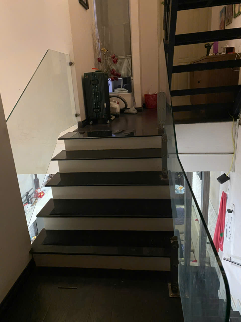 Hình ảnh của Nhà Mặt Phố 4Pn Bùi Văn Ba, Tân Thuận Đông 20Tr/Tháng