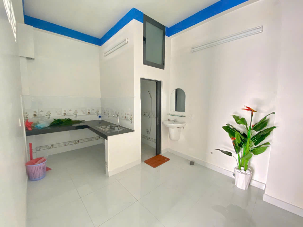 Hình ảnh của Nguyên Căn 2 Lầu Ngay Trần Xuân Soạn Gần Cầu Rạch Ông.