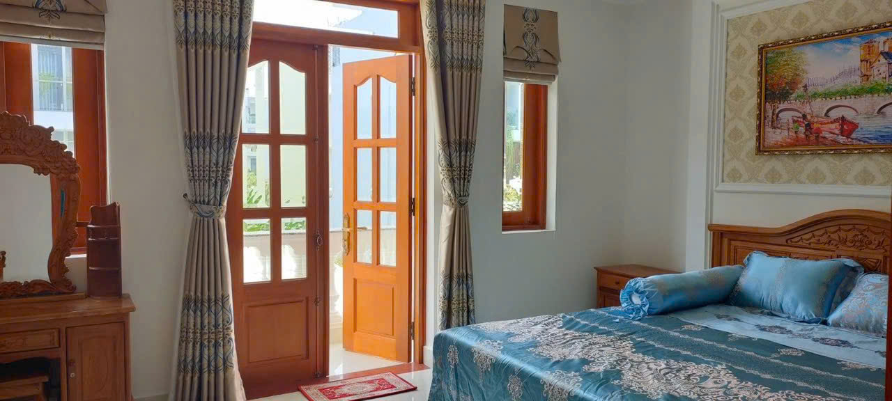 Hình ảnh của Biệt Thự Phố Sang Trọng 5 Phòng Ngủ  Nằm Ngay Kdc Phạm Hữu Lầu Chỉ 35Tr/Tháng