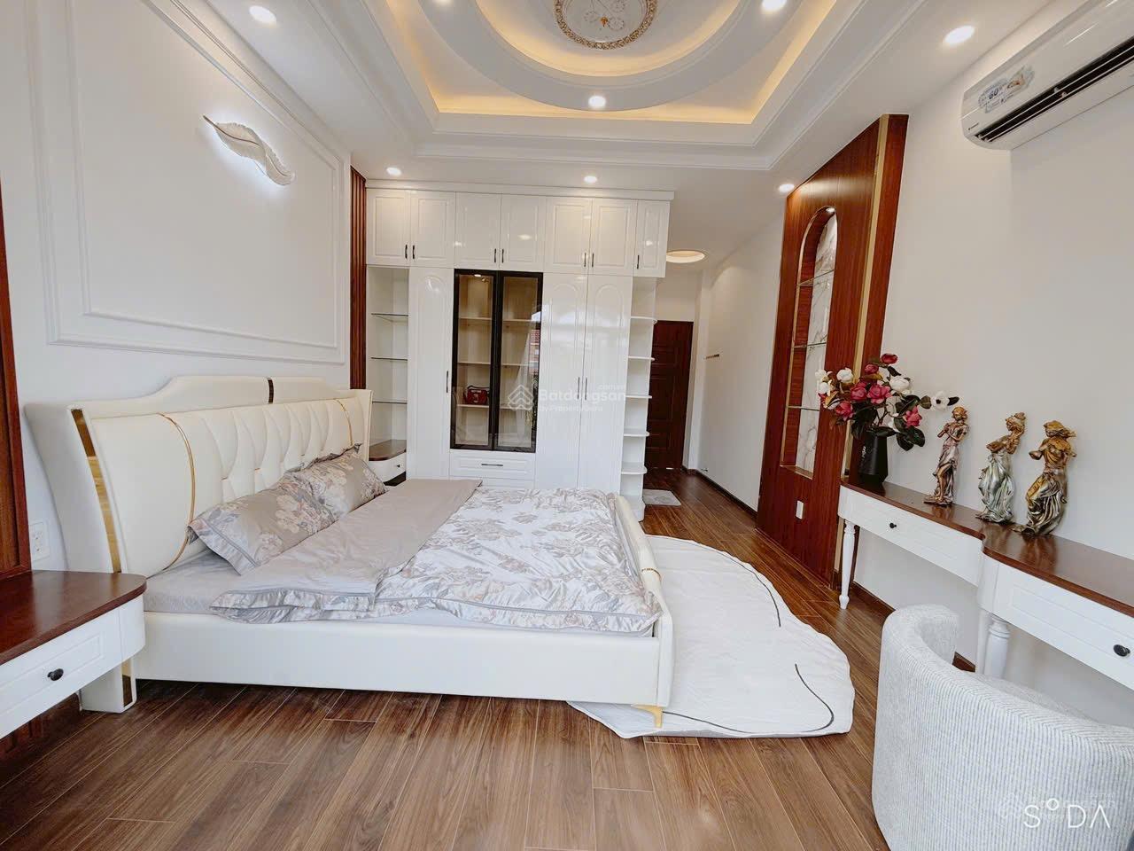 Hình ảnh của Bán Nhà Đẹp Lung Linh 6 Tầng Có Thang Máy Quận 7
