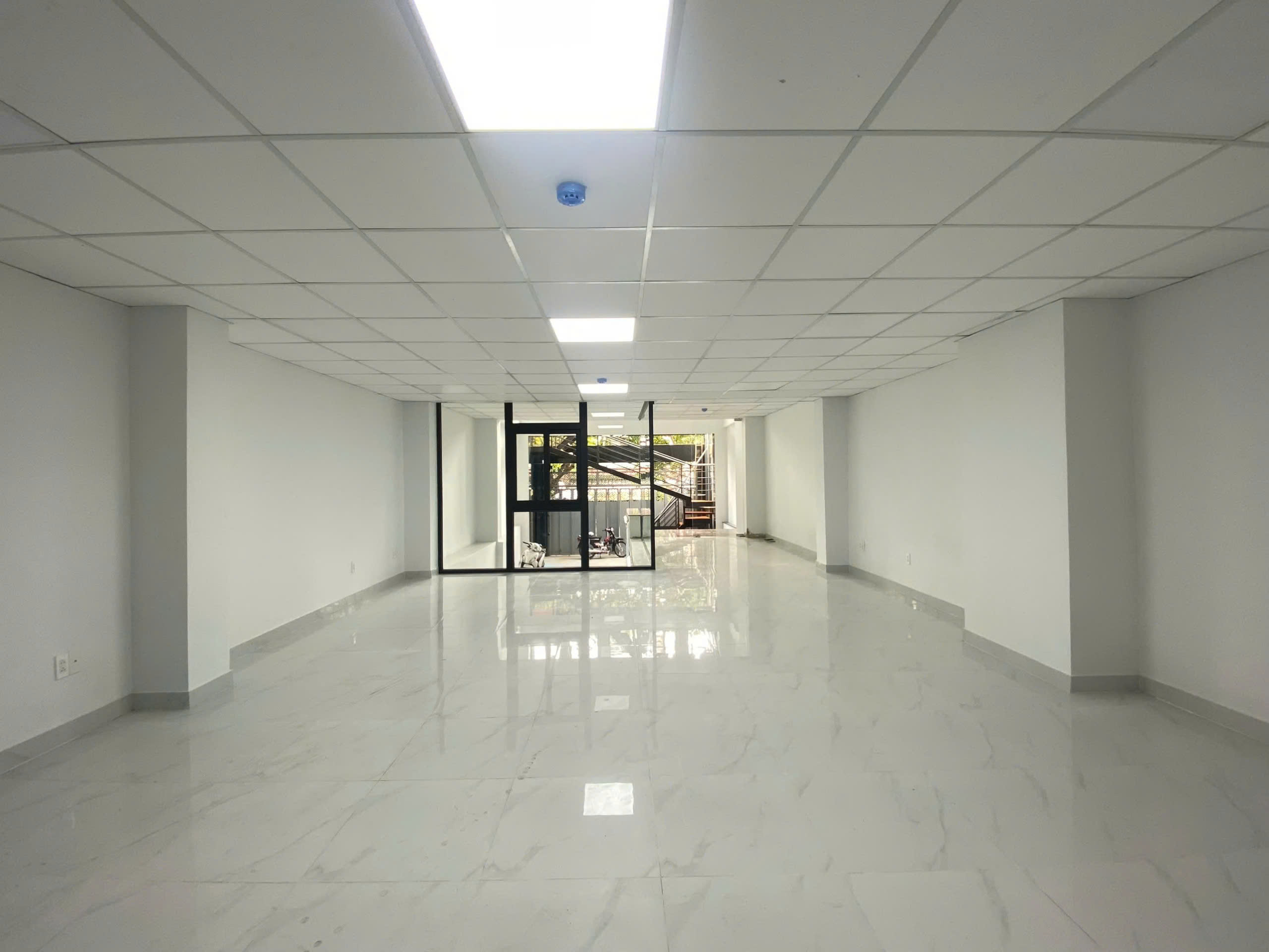 Hình ảnh của Văn Phòng Mới 120M2 Tại Lý Phục Man Cho Thuê Lâu Dài