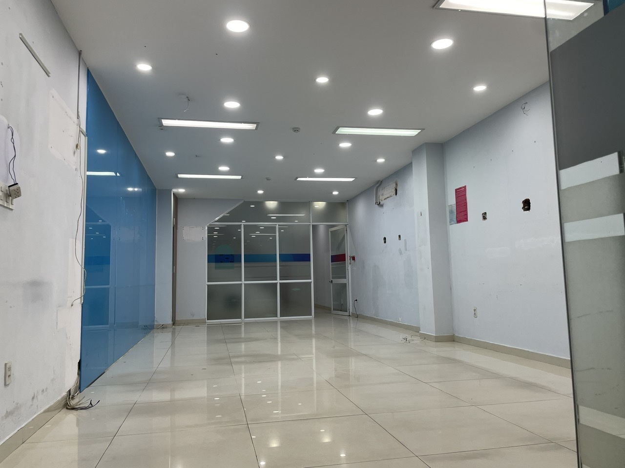 Hình ảnh của Cho Thuê Văn Phòng Mặt Tiền Đường Nguyễn Thị Thập 105M2