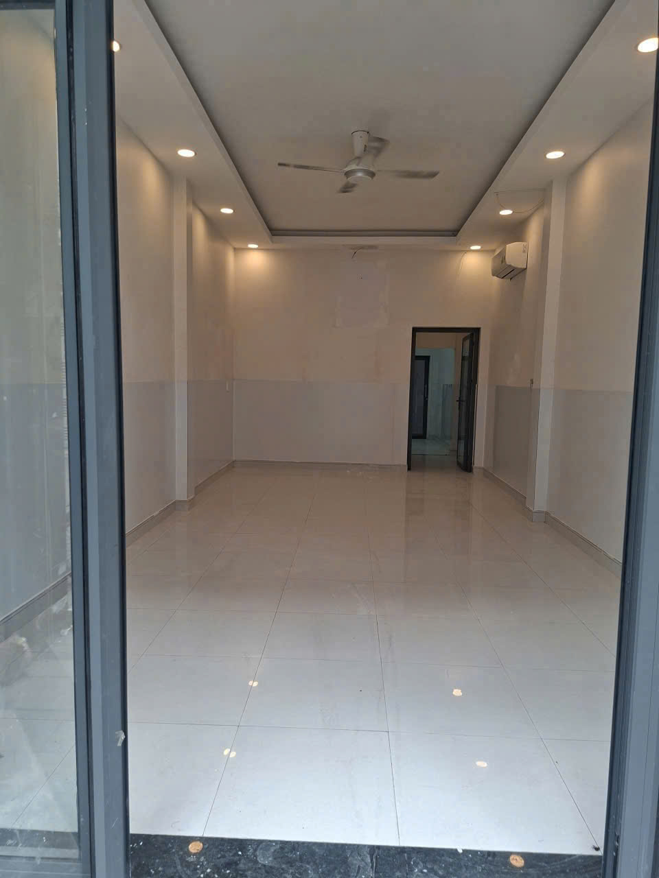 Hình ảnh của Nhà Hẻm Kinh Doanh Tại Lê Văn Lương