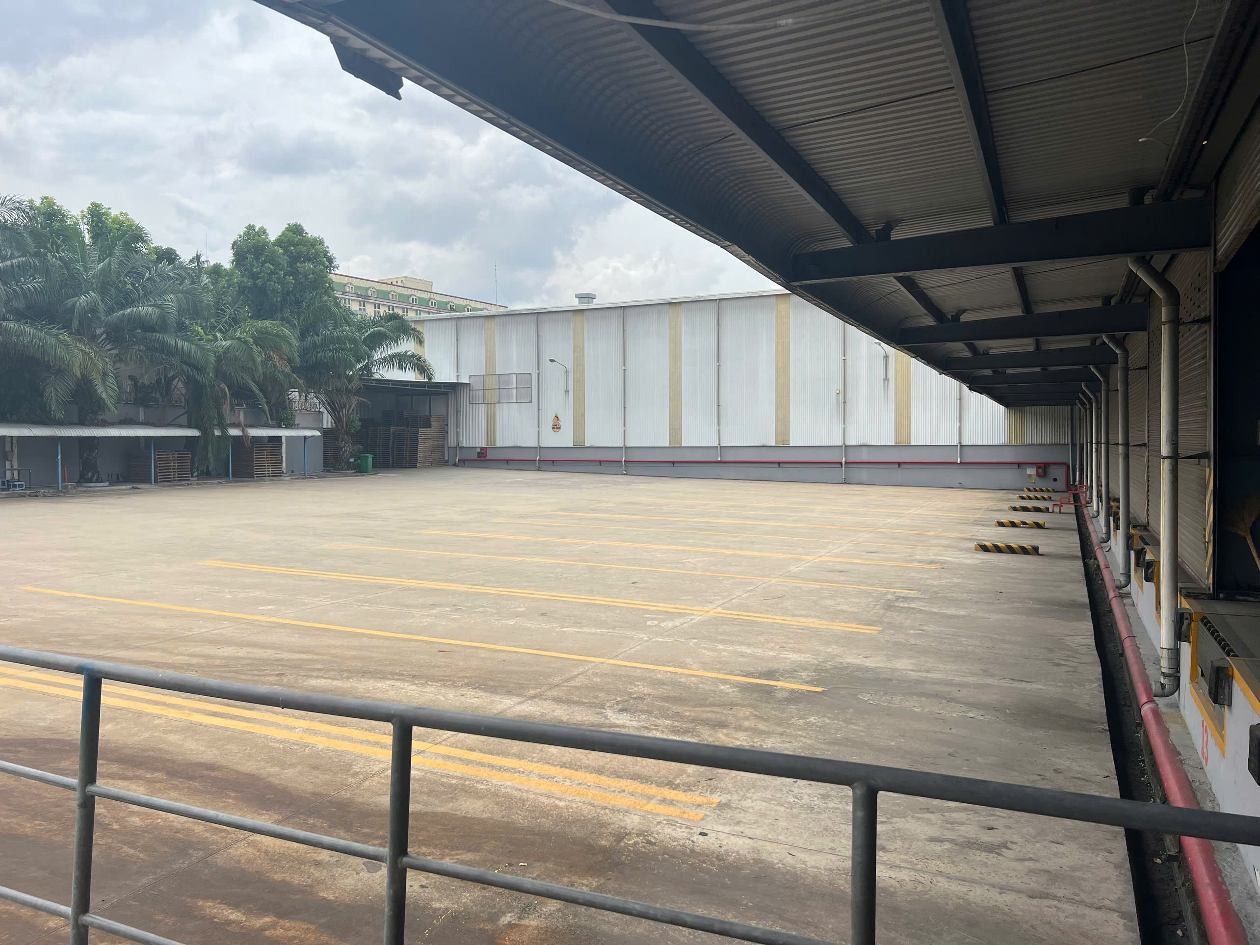 Hình ảnh của Cần Cho Thuê Kho Tiêu Chuẩn Vị Trí Đắc Địa Nằm Ngay Trung Tâm Kho Vận Logistics Trực Thuộc Khu Công Nghiệp Sống Thần ,Dĩ An ,Bình Dương.