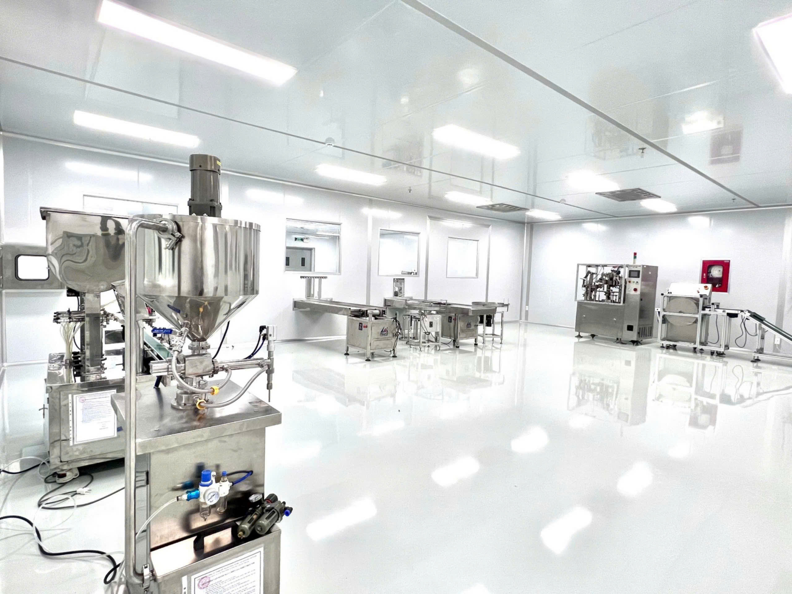 Hình ảnh của Khám Phá Cơ Hội Đầu Tư Vàng Trong Lĩnh Vực Sản Xuất Mỹ Phẩm Với Nhà Xưởng Đạt Tiêu Chuẩn Cgmp, Nơi Khởi Nguồn Cho Những Sản Phẩm Mỹ Phẩm Đẳng Cấp!