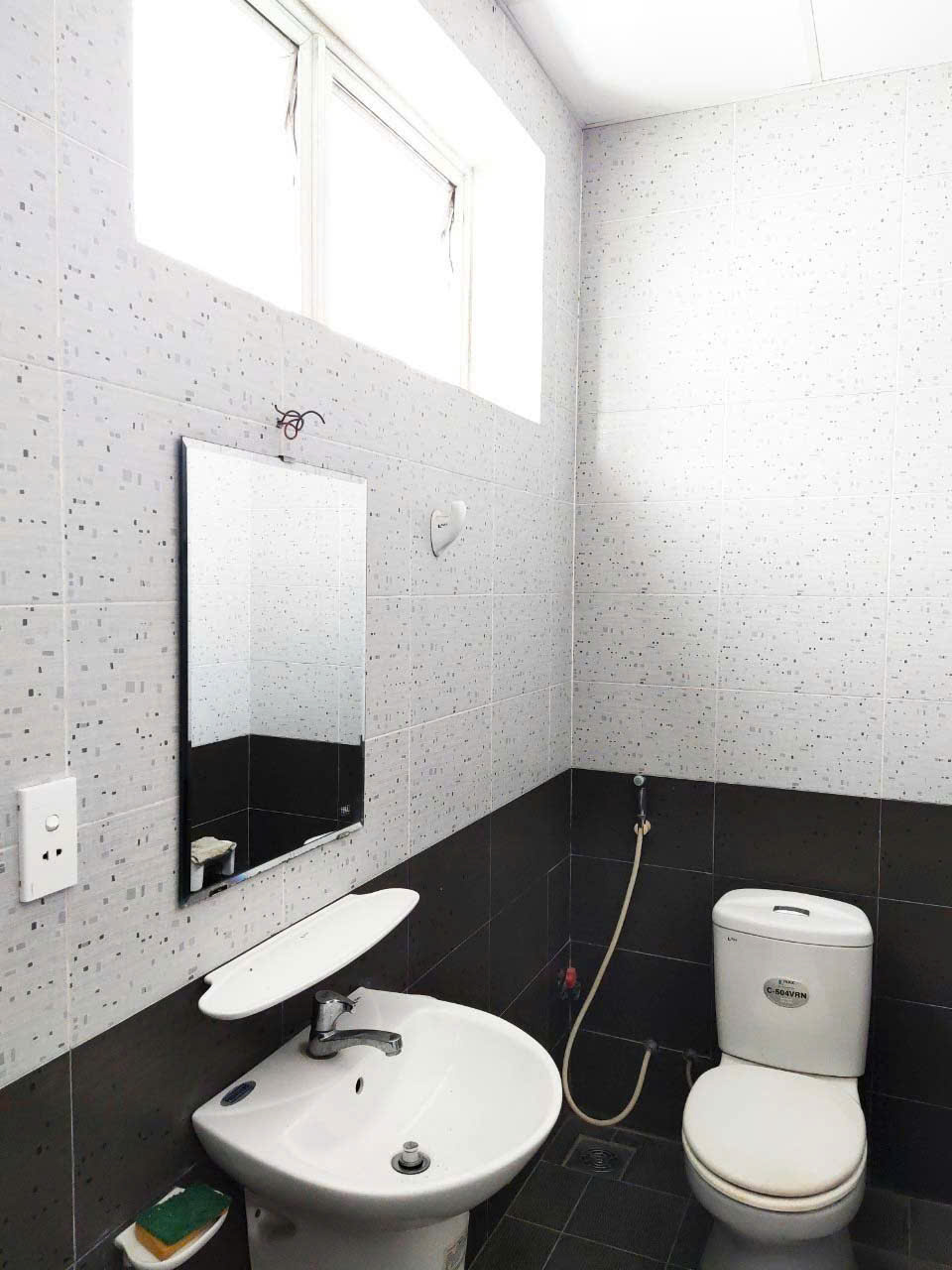 Hình ảnh của Bán Gấp Nhà Phố Hoàng Quốc Việt, Gara Ô Tô, 3 Tầng Chỉ 13 Tỷ