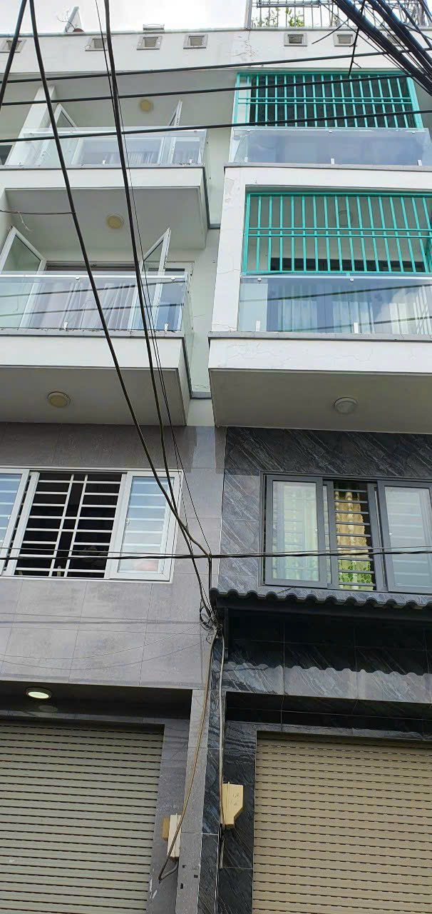 Hình ảnh của Nhà Mới 3 Lầu Tại Bùi Văn Ba Gần Kcx