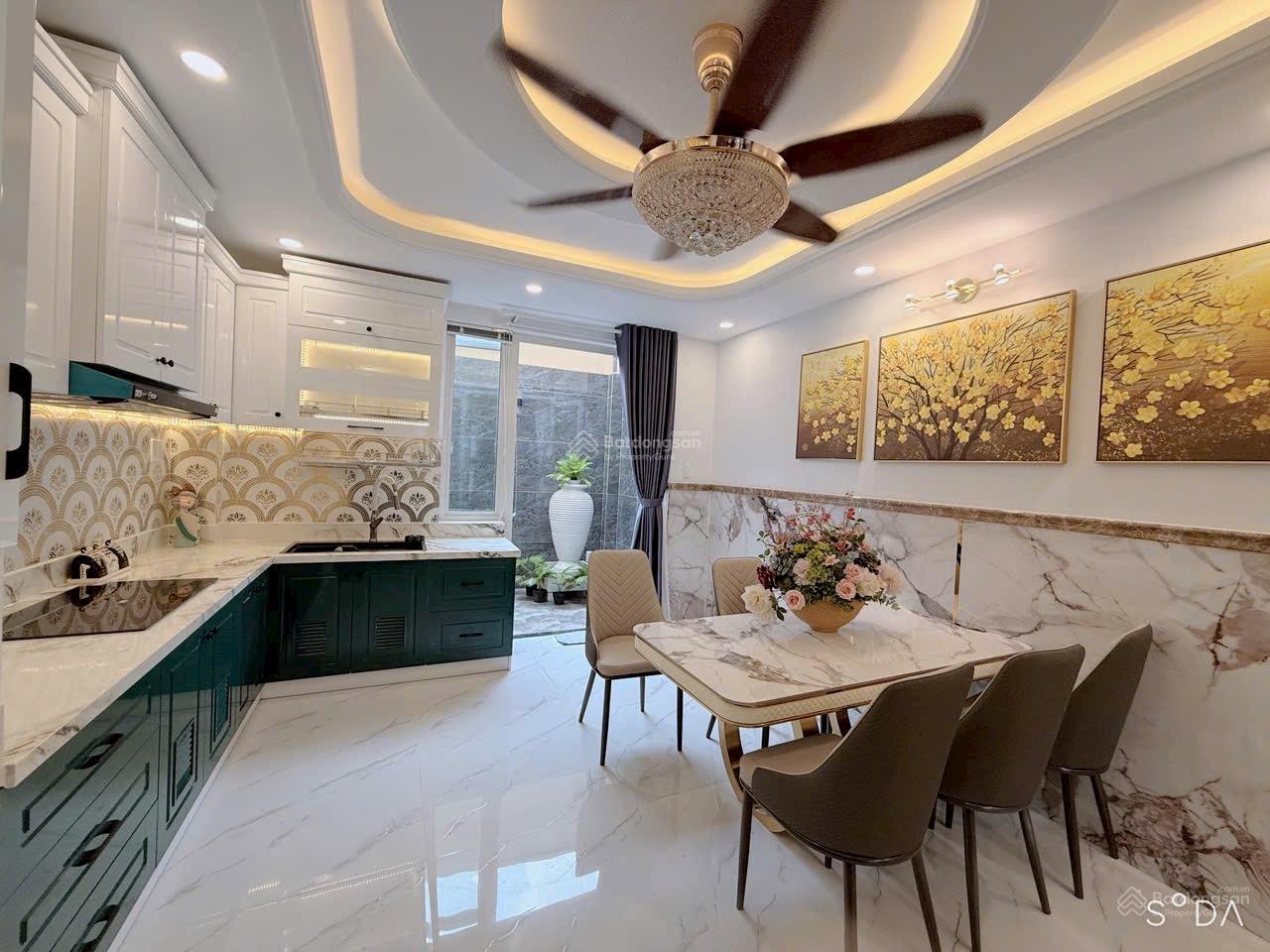 Hình ảnh của Bán Nhà Đẹp Lung Linh 6 Tầng Có Thang Máy Quận 7