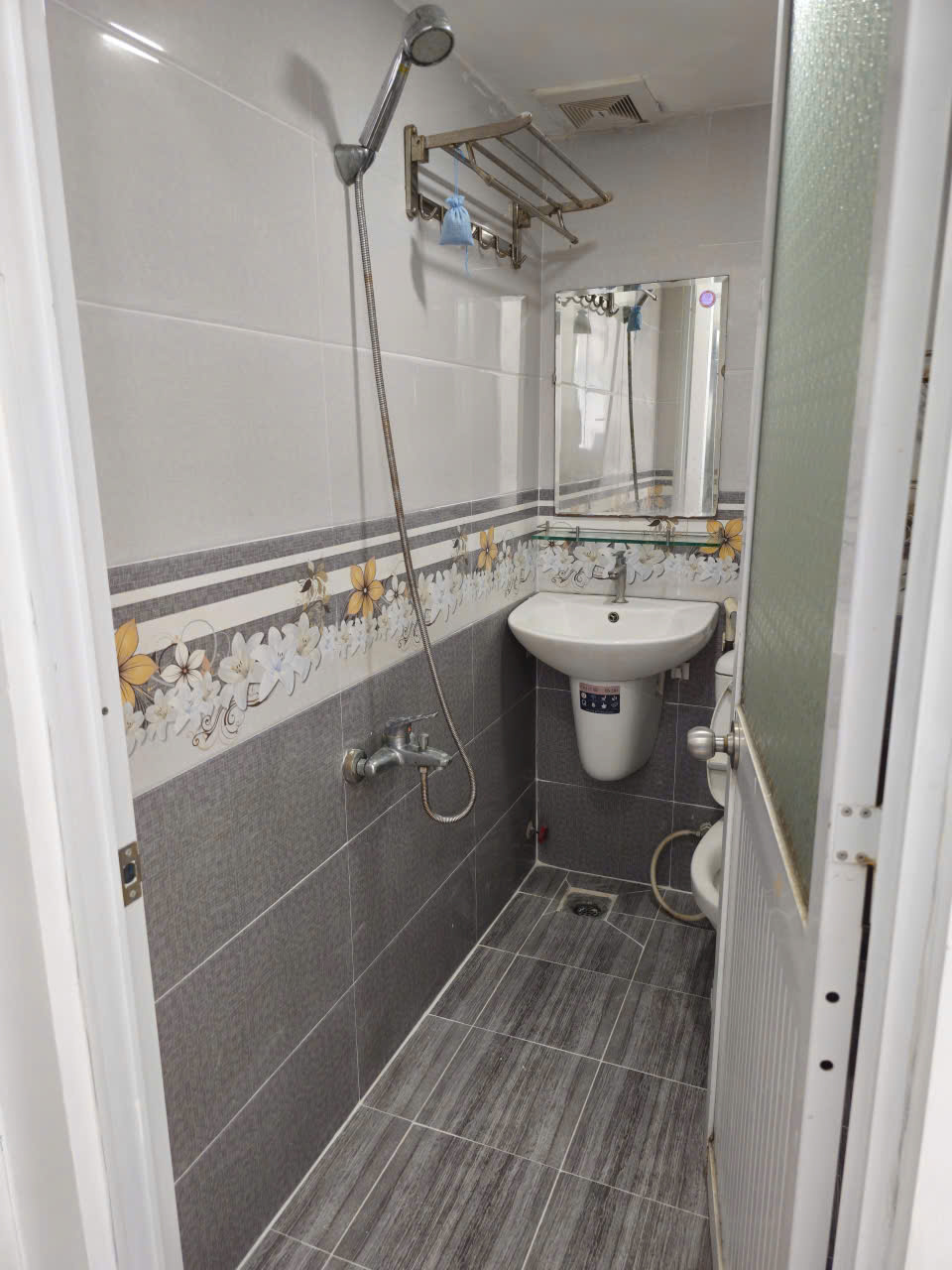 Hình ảnh của Chính Chủ Bán Gấp Chdv 8 Phòng Trần Xuân Soạn – Doanh Thu 30Tr/Tháng