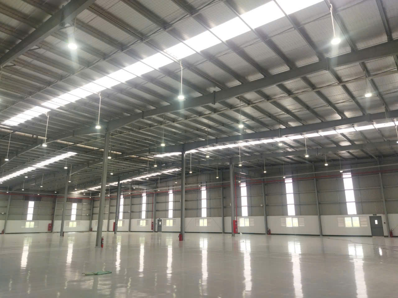 Hình ảnh của Tìm Kiếm Kho Xưởng Hoàn Hảo? Đừng Bỏ Lỡ Cơ Hội Tại Kcn Long Hậu!