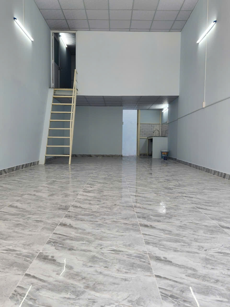 Hình ảnh của Nhà Trệt Gác Kinh Doanh Nằm Ngay Mặt Tiền Đường Lê Thị Chợ