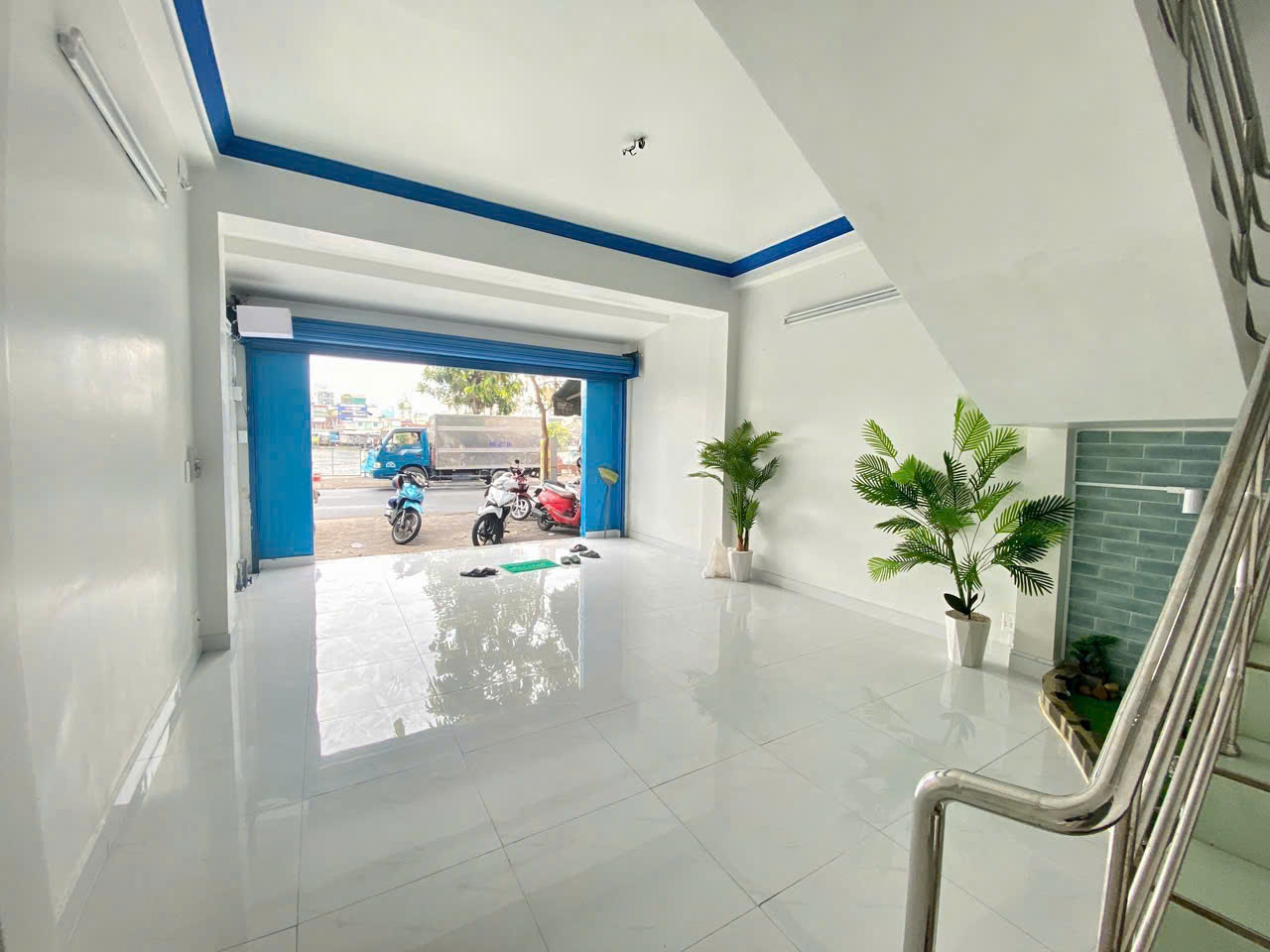Hình ảnh của Nguyên Căn 2 Lầu Ngay Trần Xuân Soạn Gần Cầu Rạch Ông.
