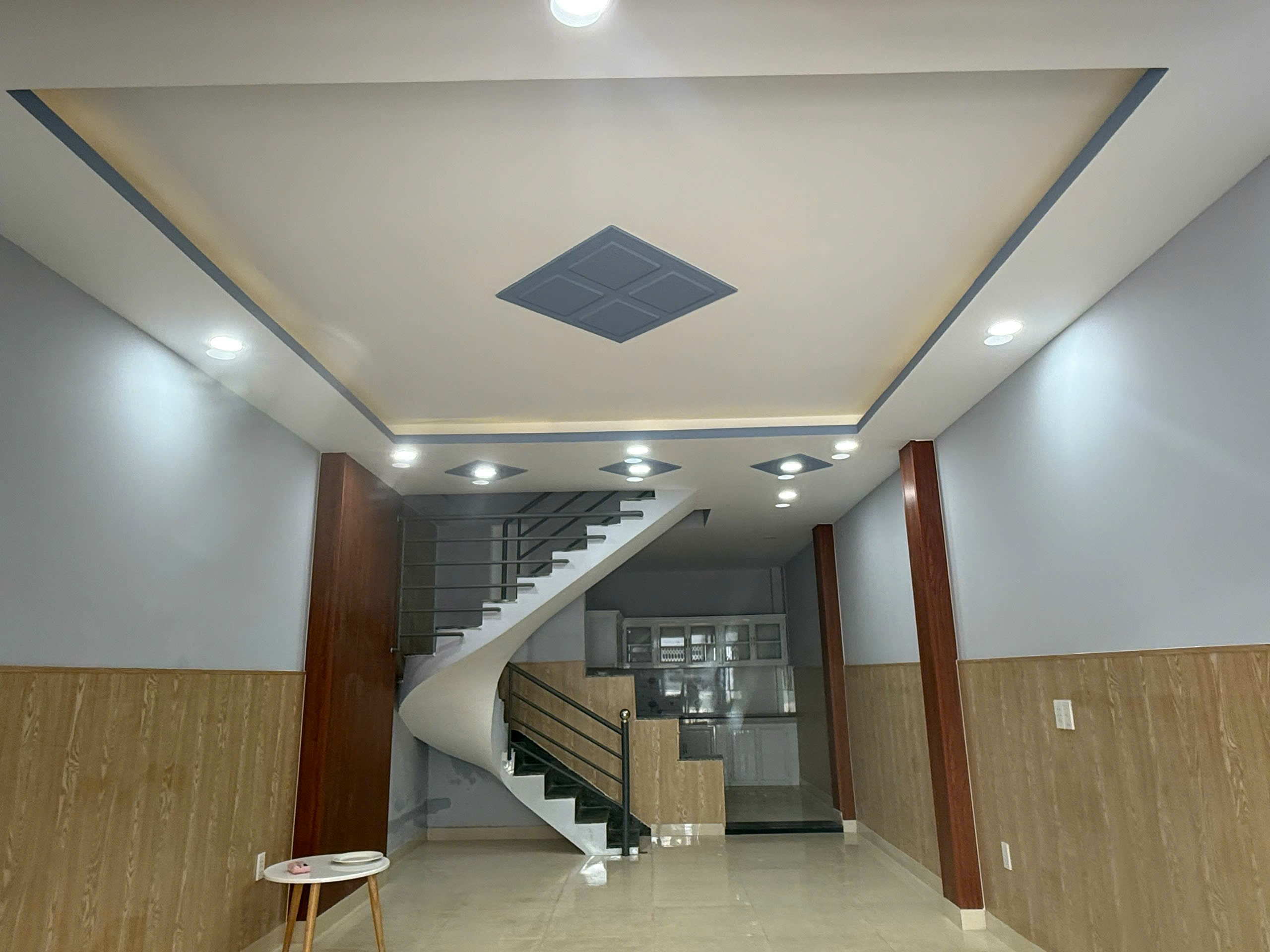 Hình ảnh của Nhà Hẻm Xe Hơi Đường Lý Phục Man