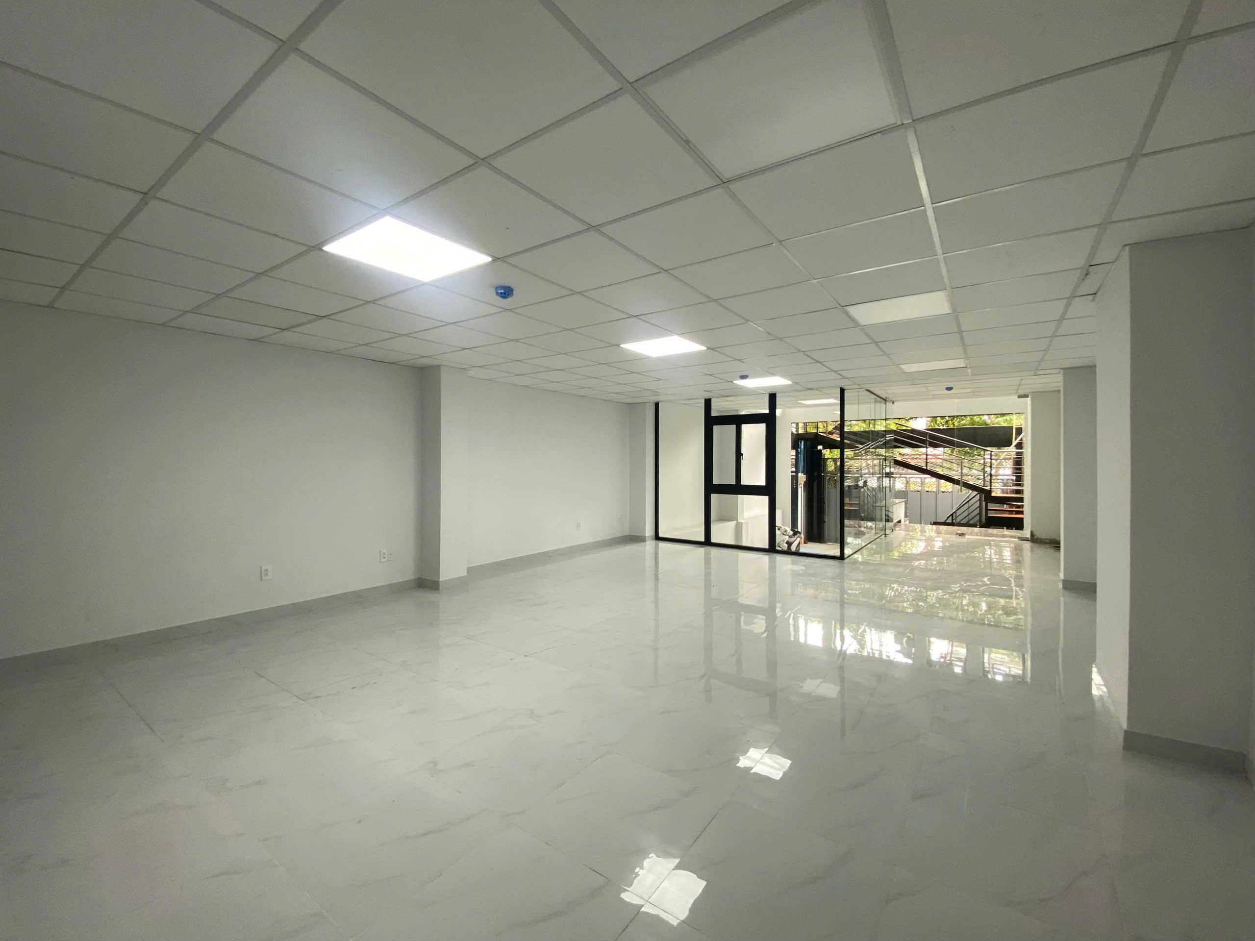 Hình ảnh của Văn Phòng Mới 120M2 Tại Lý Phục Man Cho Thuê Lâu Dài