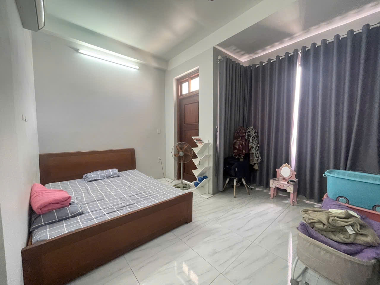 Hình ảnh của Cho Thuê Nhà Phố 3 Lầu Có Nội Thất Tại Kdc Hoàn Cầu Gần Q1, Q4.