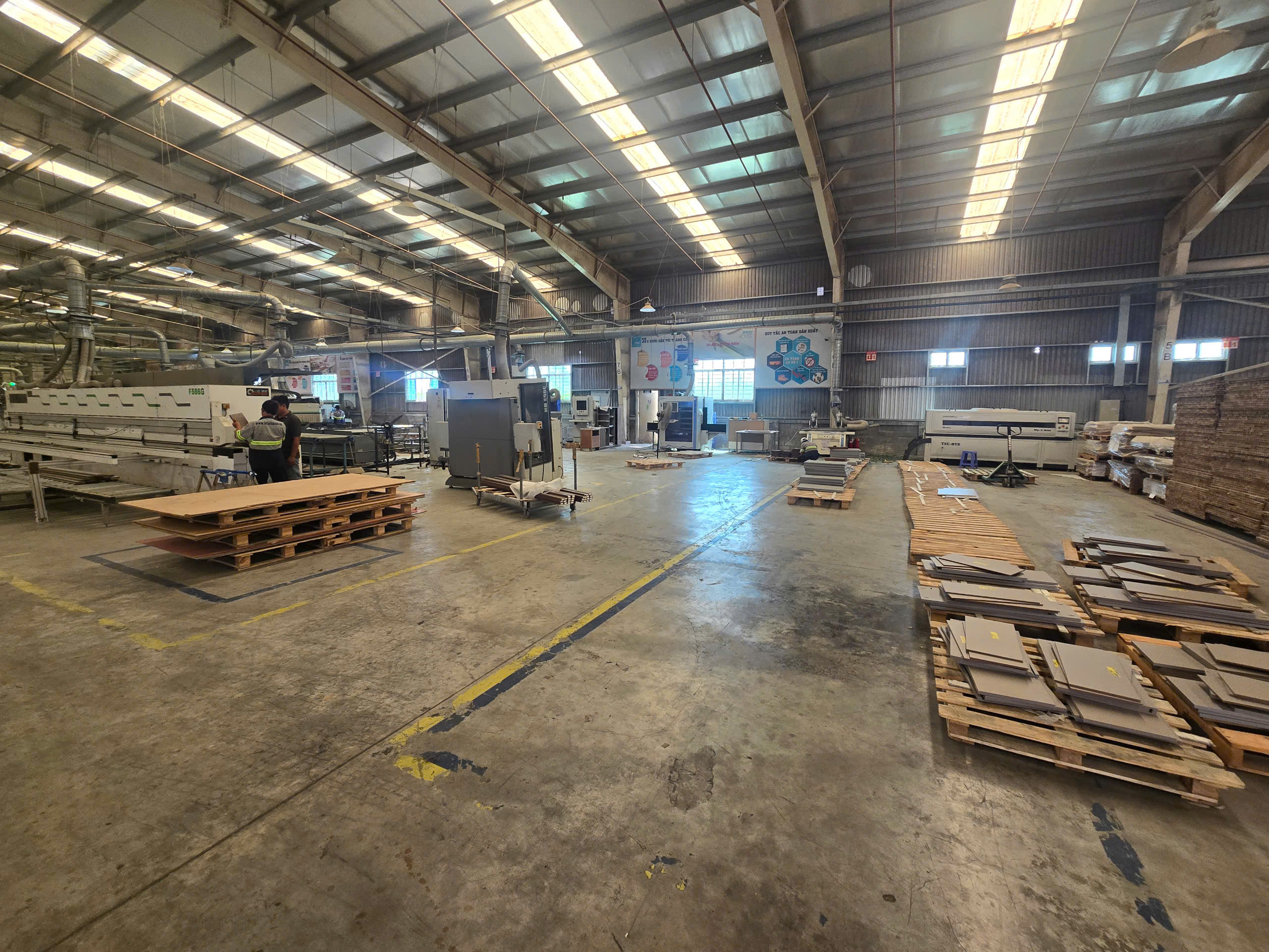 Hình ảnh của Bán Xưởng 5.100M² Đang Hoạt Động Ngành Nội Thất – Kcn Hòa Bình, Thủ Thừa, Long An Tiếp Quản Vận Hành Ngay – Linh Hoạt Giao Dịch – Vị Trí Khu Công Nghiệp Trọng Điểm
