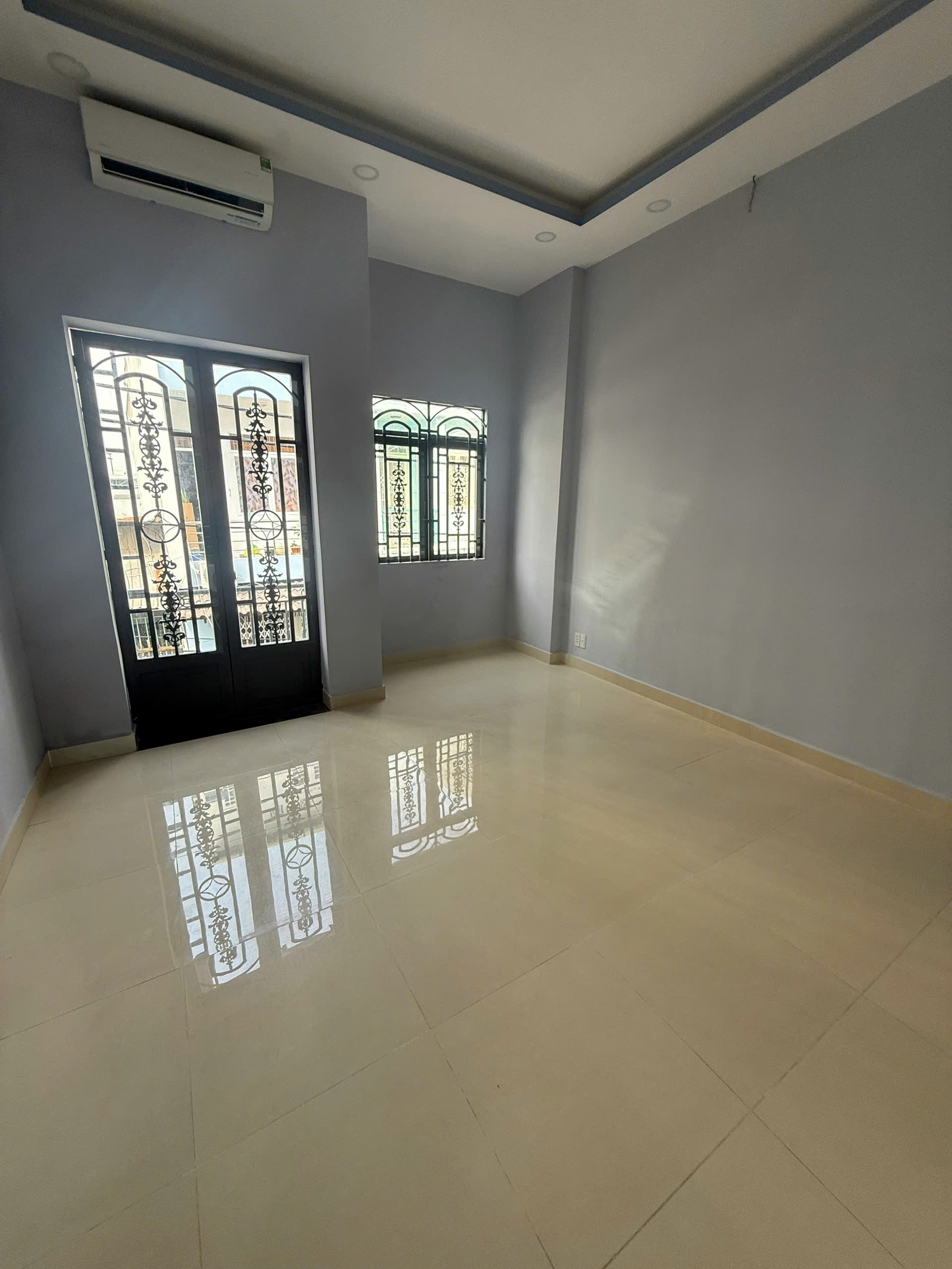 Hình ảnh của Nhà Hẻm Xe Hơi Đường Lý Phục Man