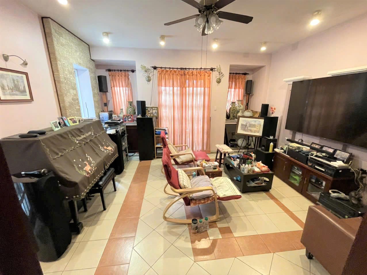 Hình ảnh của Biệt Thự Hẻm Xe Hơi Quận 7 – 1 Hầm + 3 Tầng + Sân Thượng – Phù Hợp Ở Hoặc Cho Thuê