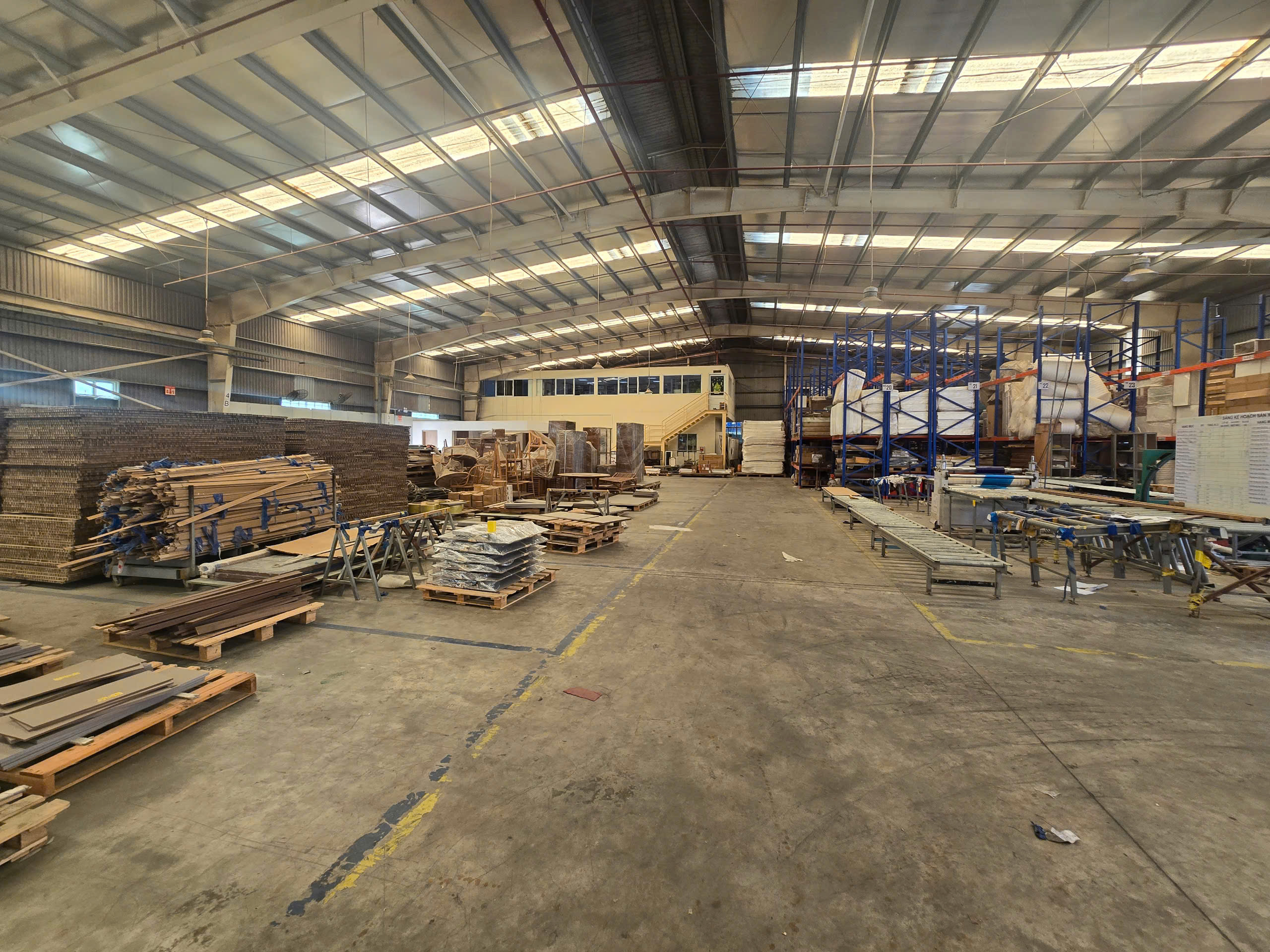 Hình ảnh của Bán Xưởng 5.100M² Đang Hoạt Động Ngành Nội Thất – Kcn Hòa Bình, Thủ Thừa, Long An Tiếp Quản Vận Hành Ngay – Linh Hoạt Giao Dịch – Vị Trí Khu Công Nghiệp Trọng Điểm