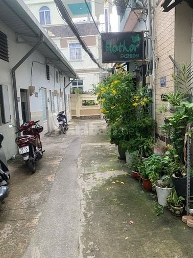 Hình ảnh của Bán Nhà Hẻm Xe Hơi Bùi Văn Ba, Quận 7 – Vị Trí Đắc Địa, Pháp Lý Rõ Ràng