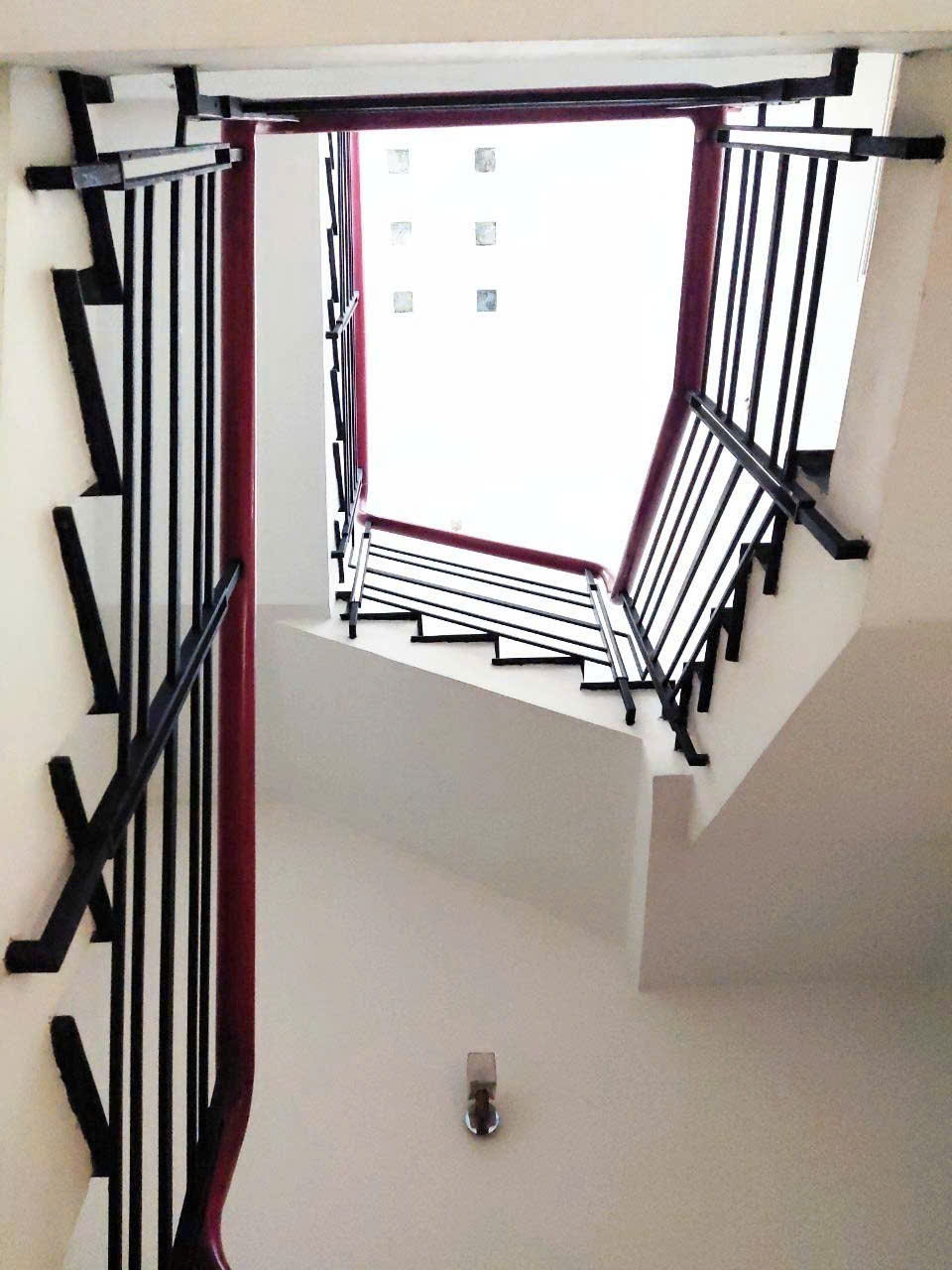 Hình ảnh của Bán Gấp Nhà Phố Hoàng Quốc Việt, Gara Ô Tô, 3 Tầng Chỉ 13 Tỷ