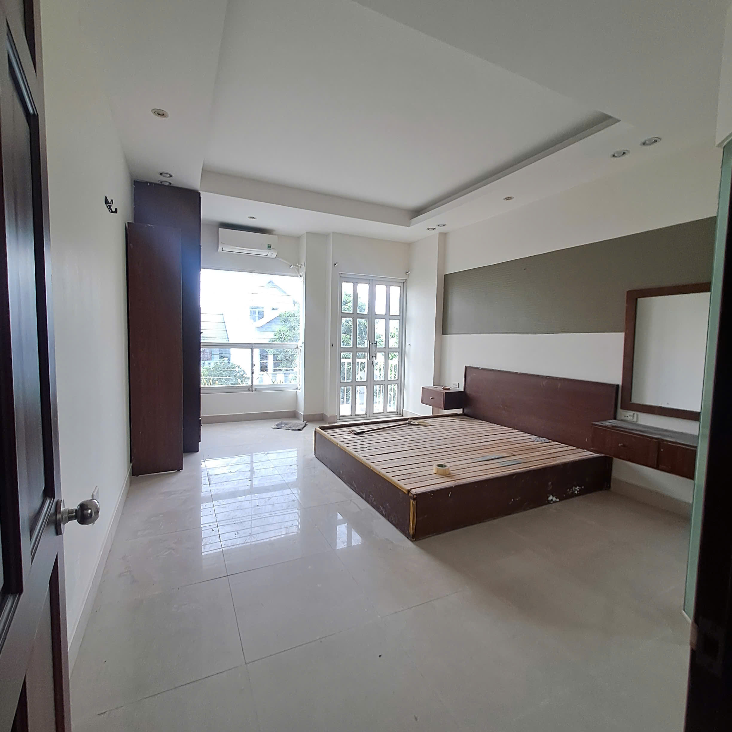 Hình ảnh của Nhà Nguyên Căn 3 Lầu Cho Thuê Lâu Dài Tại Tân Kiễng