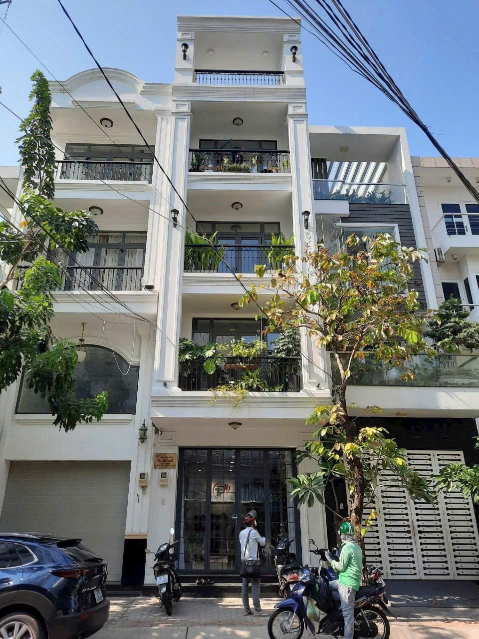 Hình ảnh của Nhà Phố 4 Lầu Trống Suốt Tại Tân Quy Cạnh Lotermart.