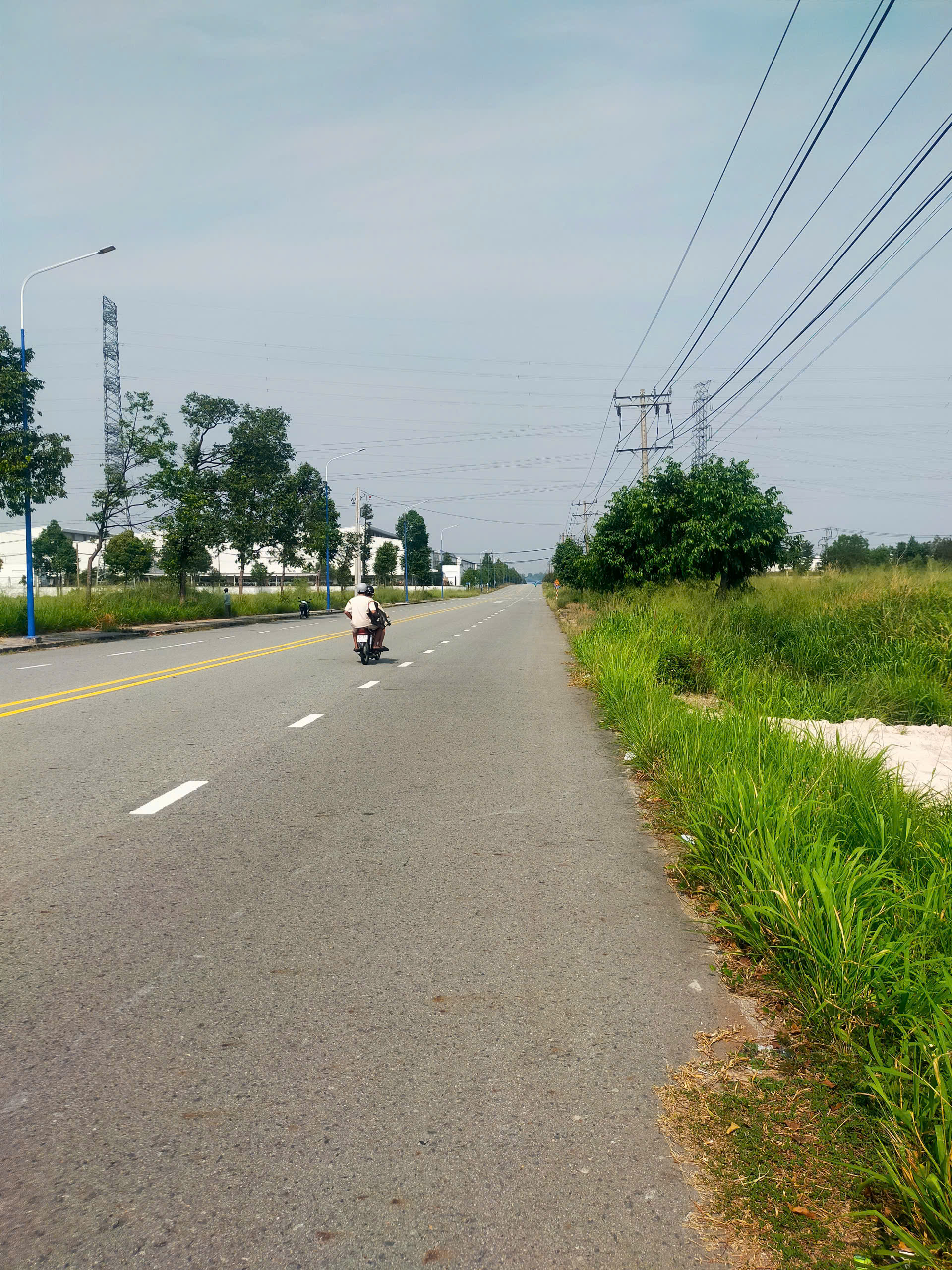 Hình ảnh của Cần Bán Gấp Nhà Xưởng Và Đất Trong Khu Công Nghiệp Bầu Bàng, Bình Dương