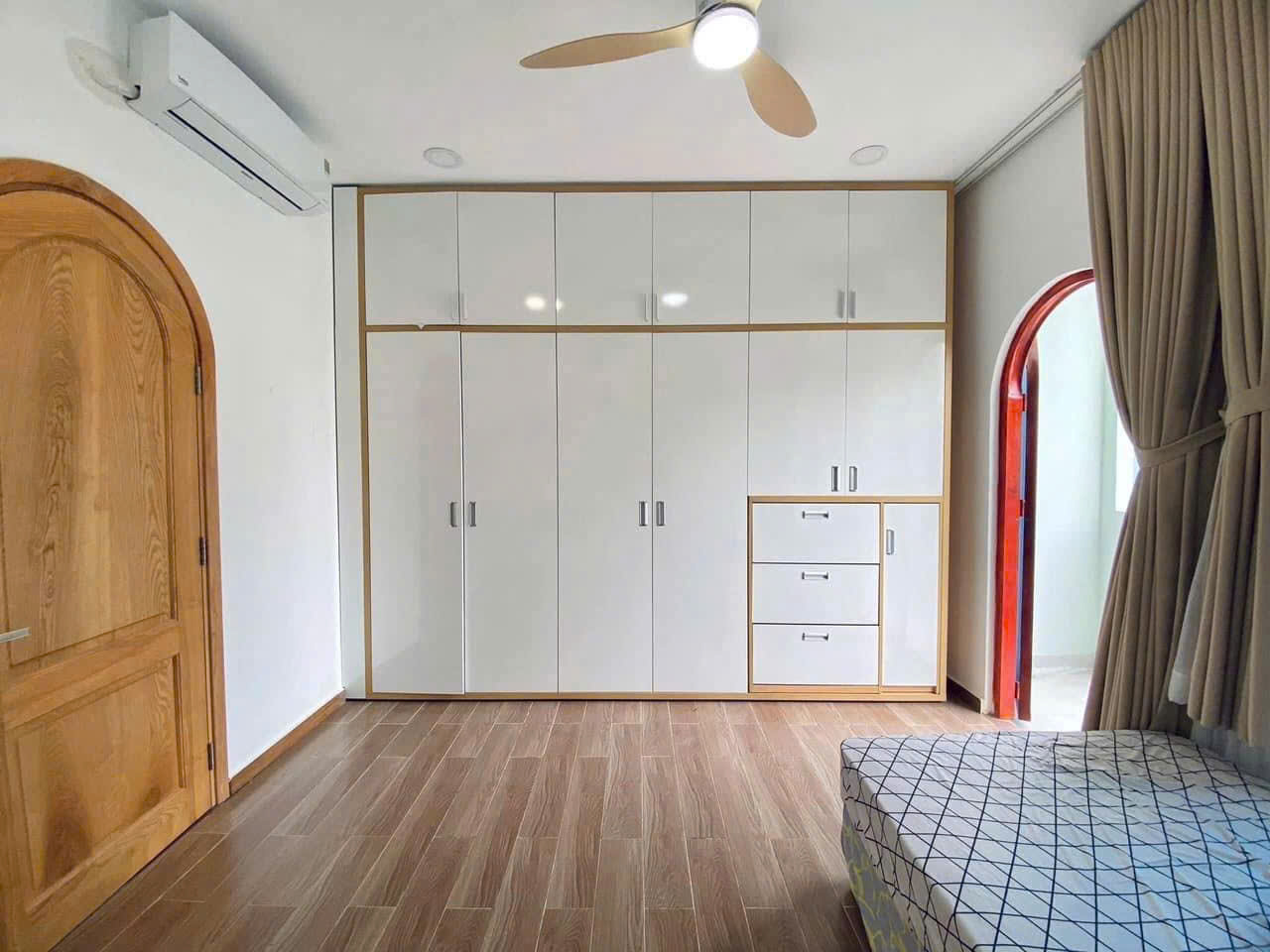 Hình ảnh của Nhà Cho Thuê Nguyên Căn Mặt Tiền Hẽm 30 Lâm  Văn Bền