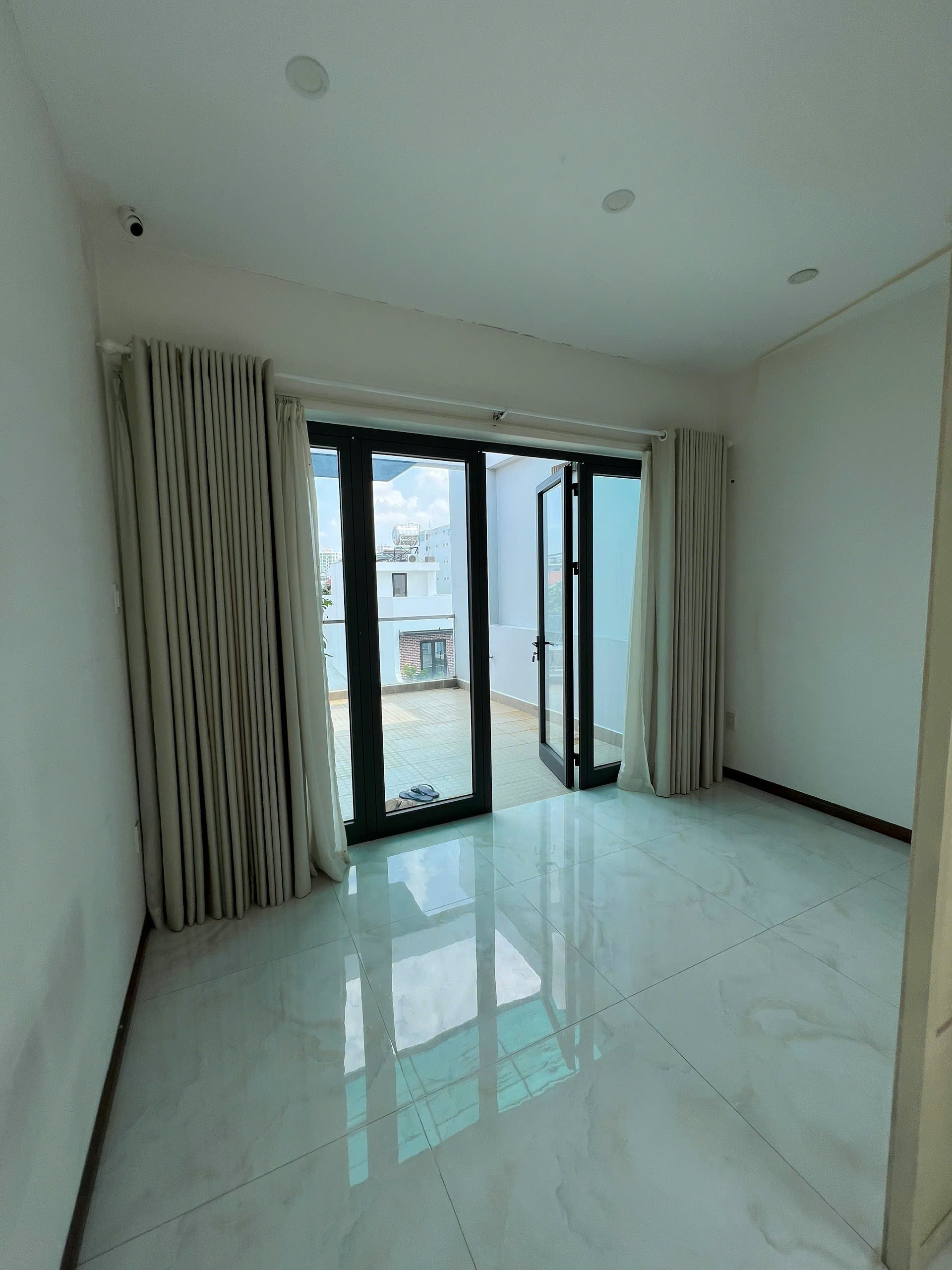 Hình ảnh của Nhà Đẹp Quận 7 Đường 65 Tân Kiểng 4 Phòng Ngủ Vừa Ở Vừa Kinh Doanh