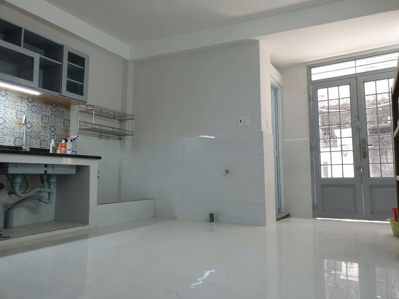 Hình ảnh của Nhà 2 Mặt Tiền Trước Sau Cho Thuê Tại Hẻm 749 Huỳnh Tấn Phát