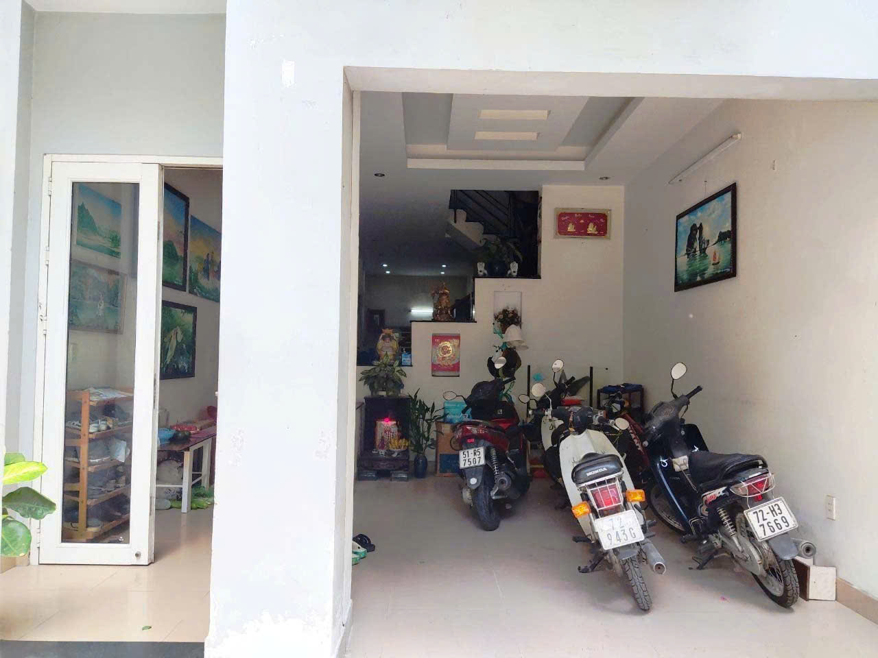 Hình ảnh của Bán Gấp Nhà Phố Hoàng Quốc Việt, Gara Ô Tô, 3 Tầng Chỉ 13 Tỷ