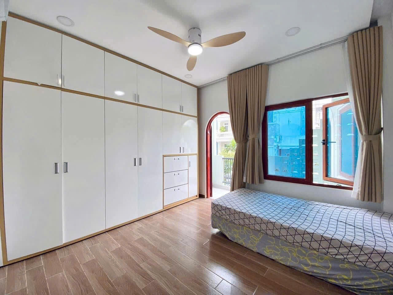 Hình ảnh của Nhà Cho Thuê Nguyên Căn Mặt Tiền Hẽm 30 Lâm  Văn Bền