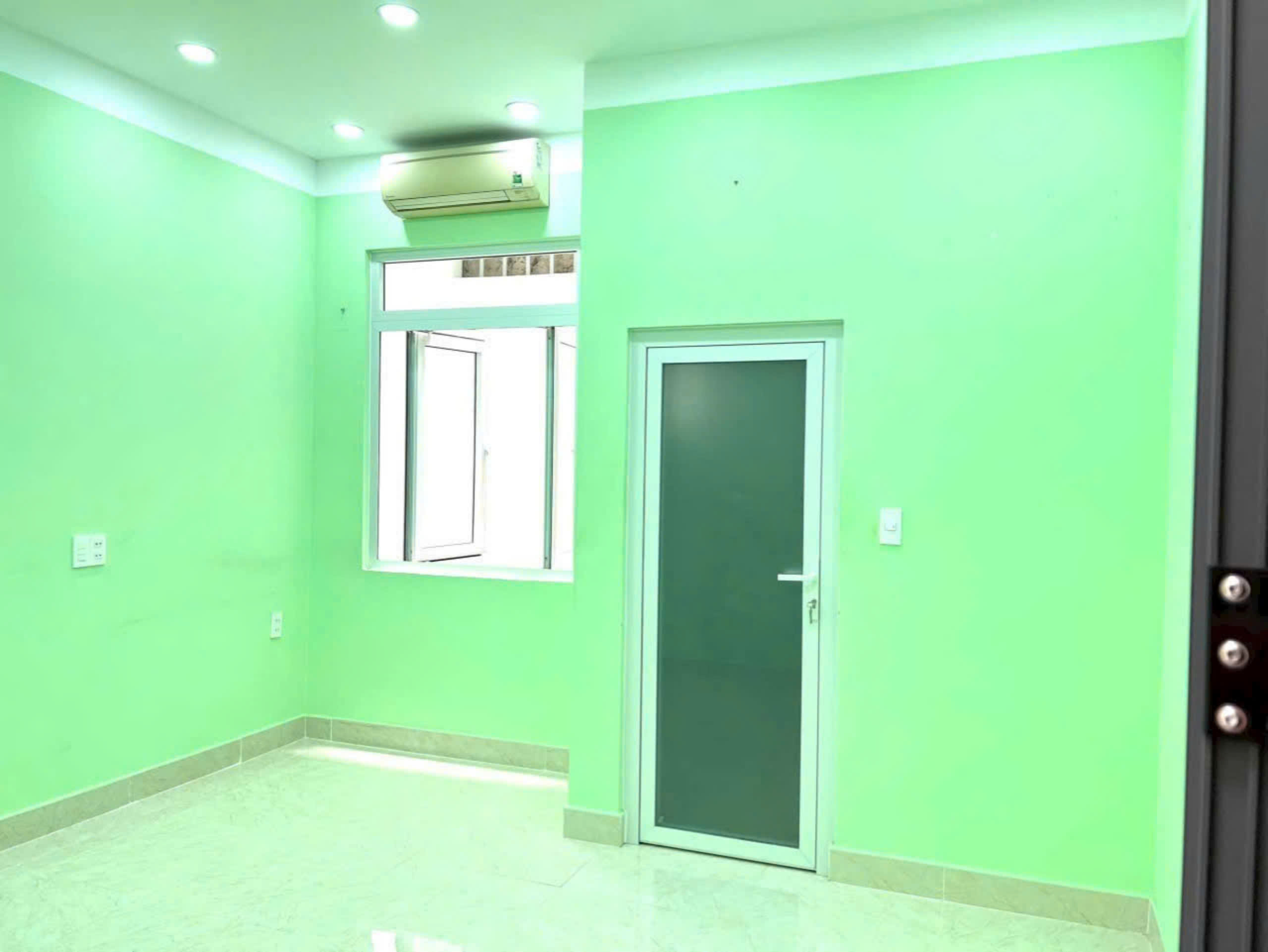 Hình ảnh của Nhà Hẽm 2 Lầu Đường Trần Xuân Soạn Gần Lâm Văn Bền.
