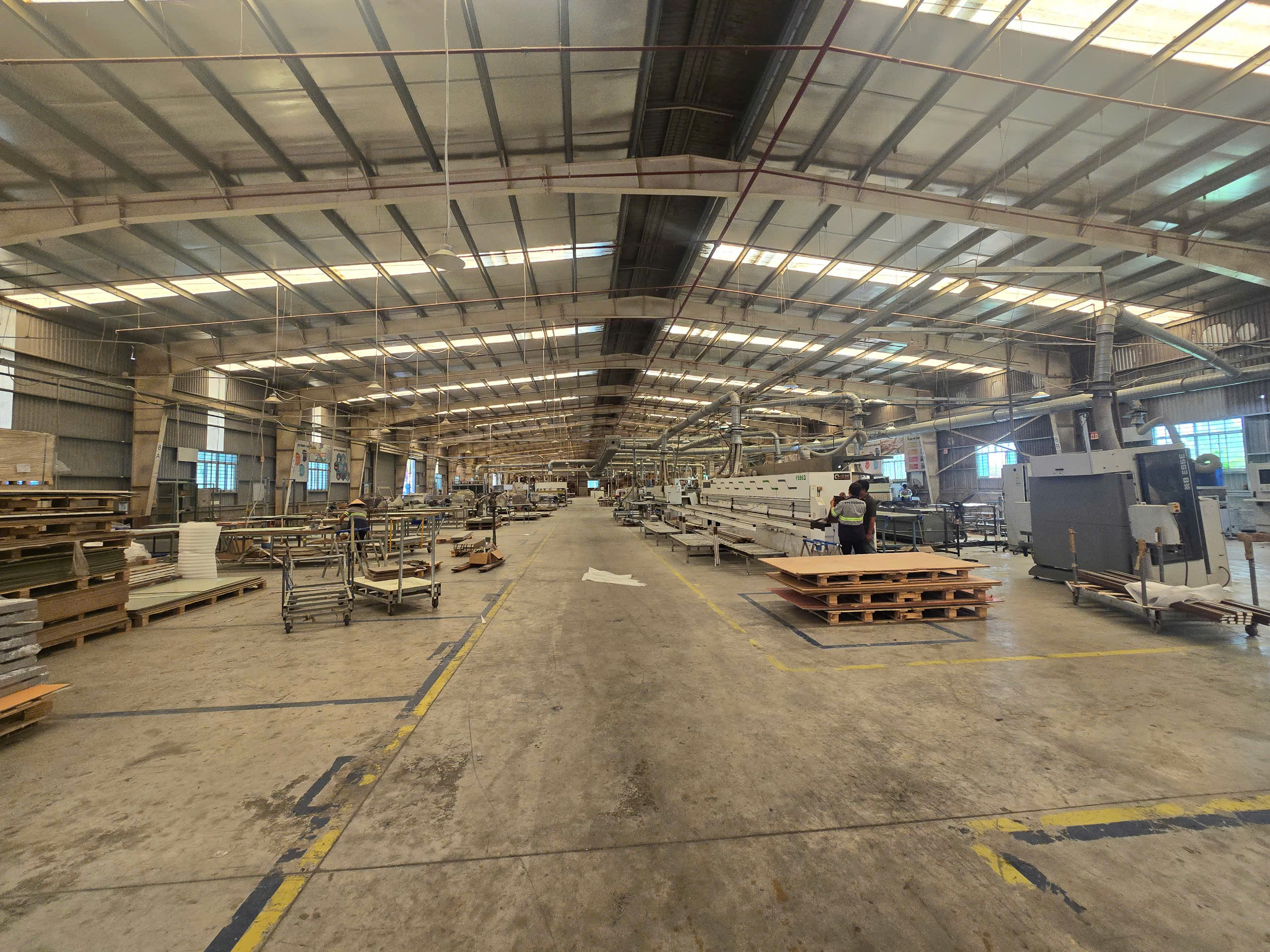 Hình ảnh của Bán Xưởng 5.100M² Đang Hoạt Động Ngành Nội Thất – Kcn Hòa Bình, Thủ Thừa, Long An Tiếp Quản Vận Hành Ngay – Linh Hoạt Giao Dịch – Vị Trí Khu Công Nghiệp Trọng Điểm