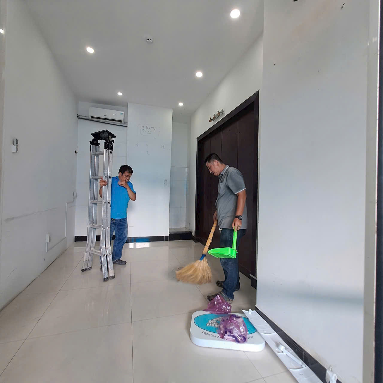 Hình ảnh của Cần Cho Thuê Gấp Văn Phòng Tại Lý Phục Man.