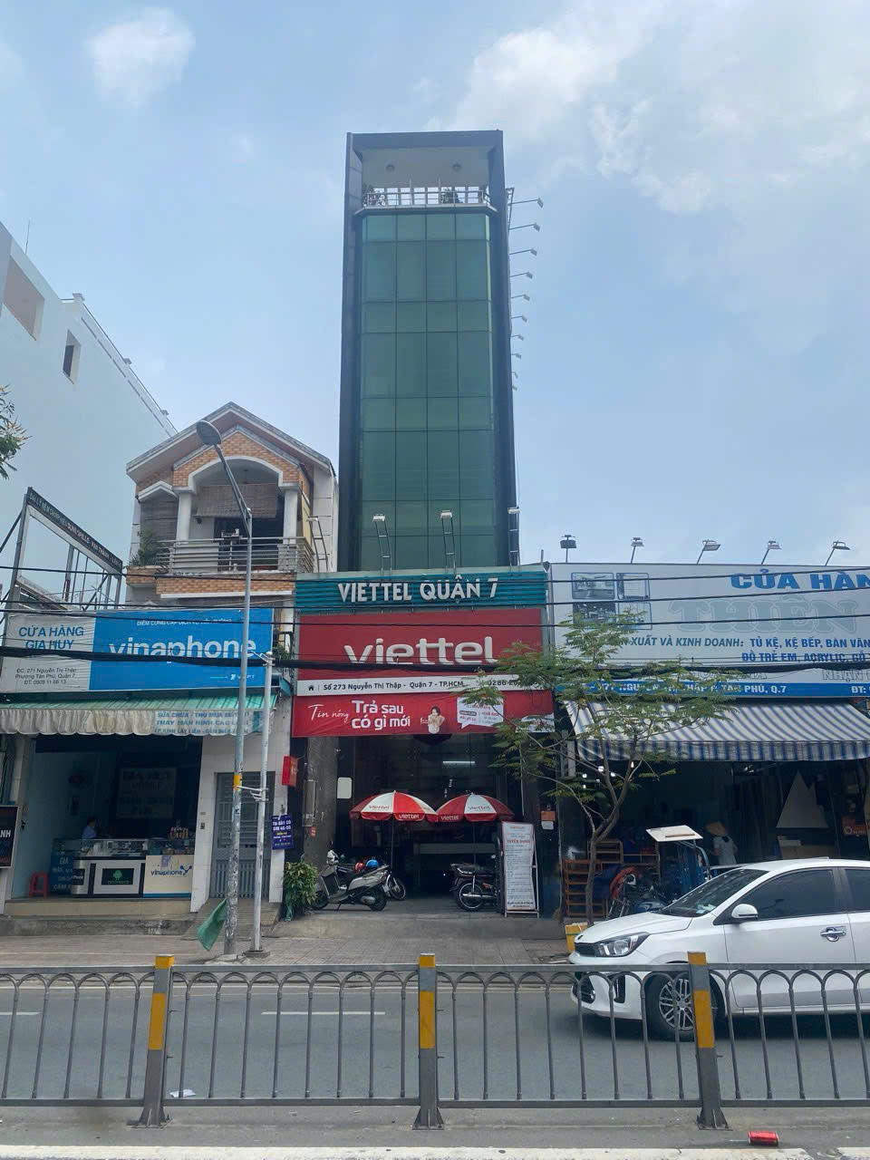Hình ảnh của Tòa Nhà 7 Tầng Mặt Tiền Đường Nguyễn Thị Thập Gần Lotermart.